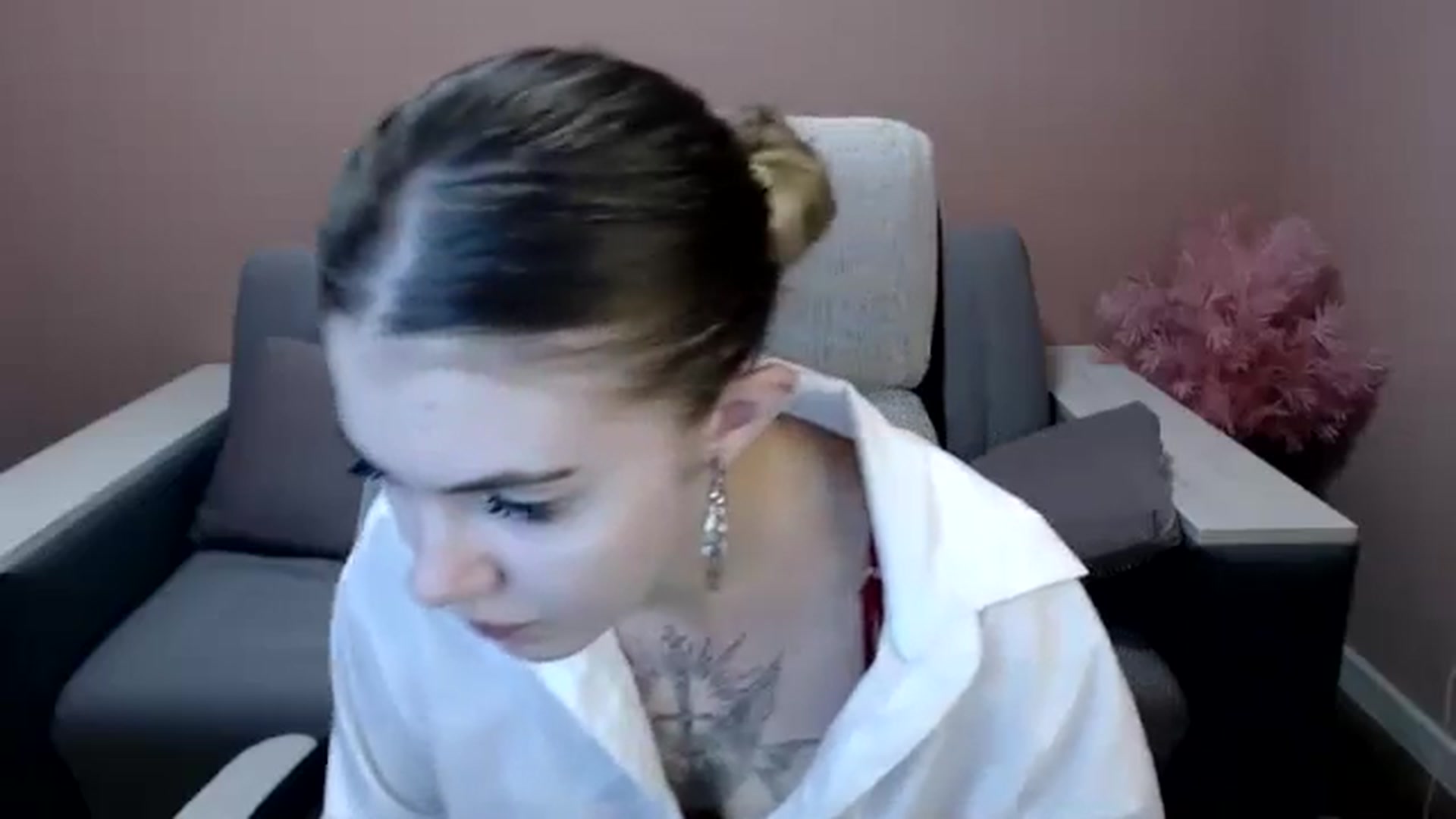 Gallery image thumbnail from Ritaneer's myfreecams stream on, 08/17/2024, 11:21 image 7 of 20