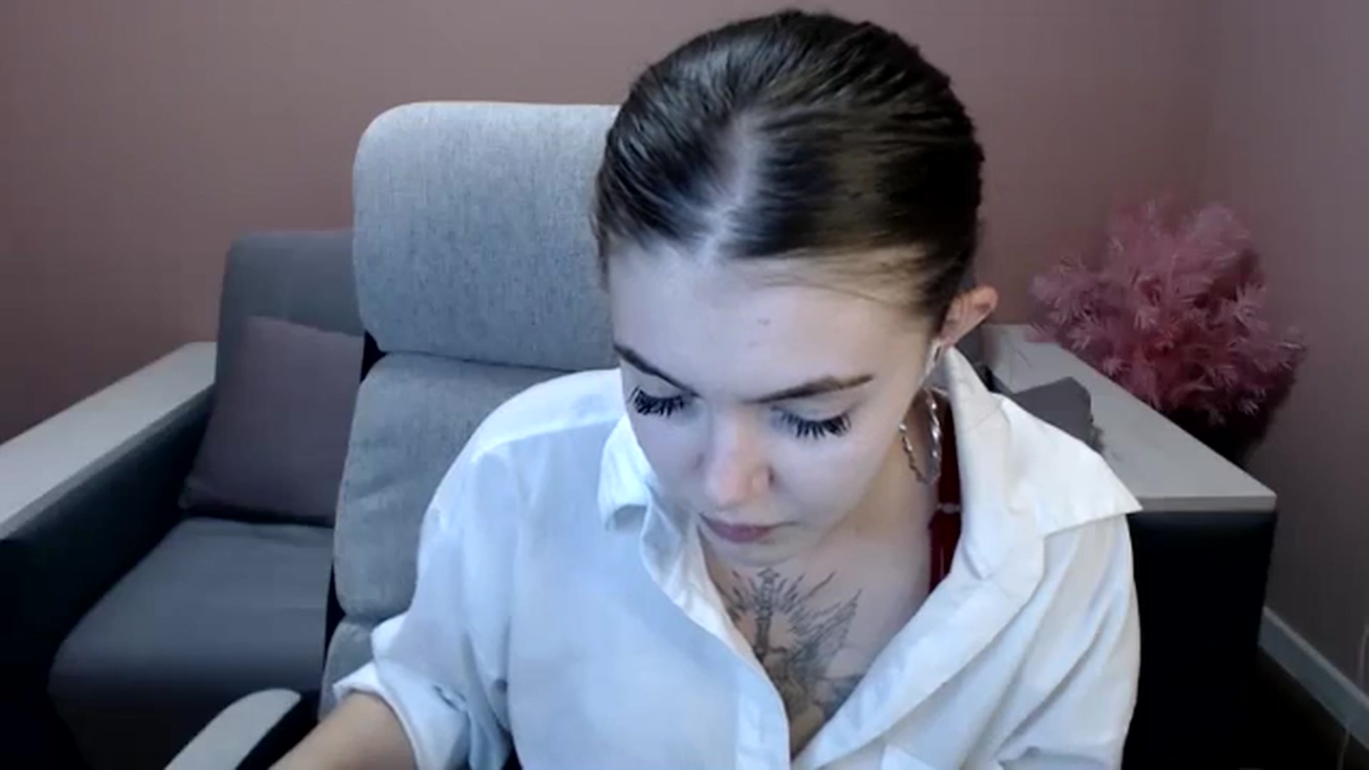 Gallery image thumbnail from Ritaneer's myfreecams stream on, 08/17/2024, 11:21 image 6 of 20