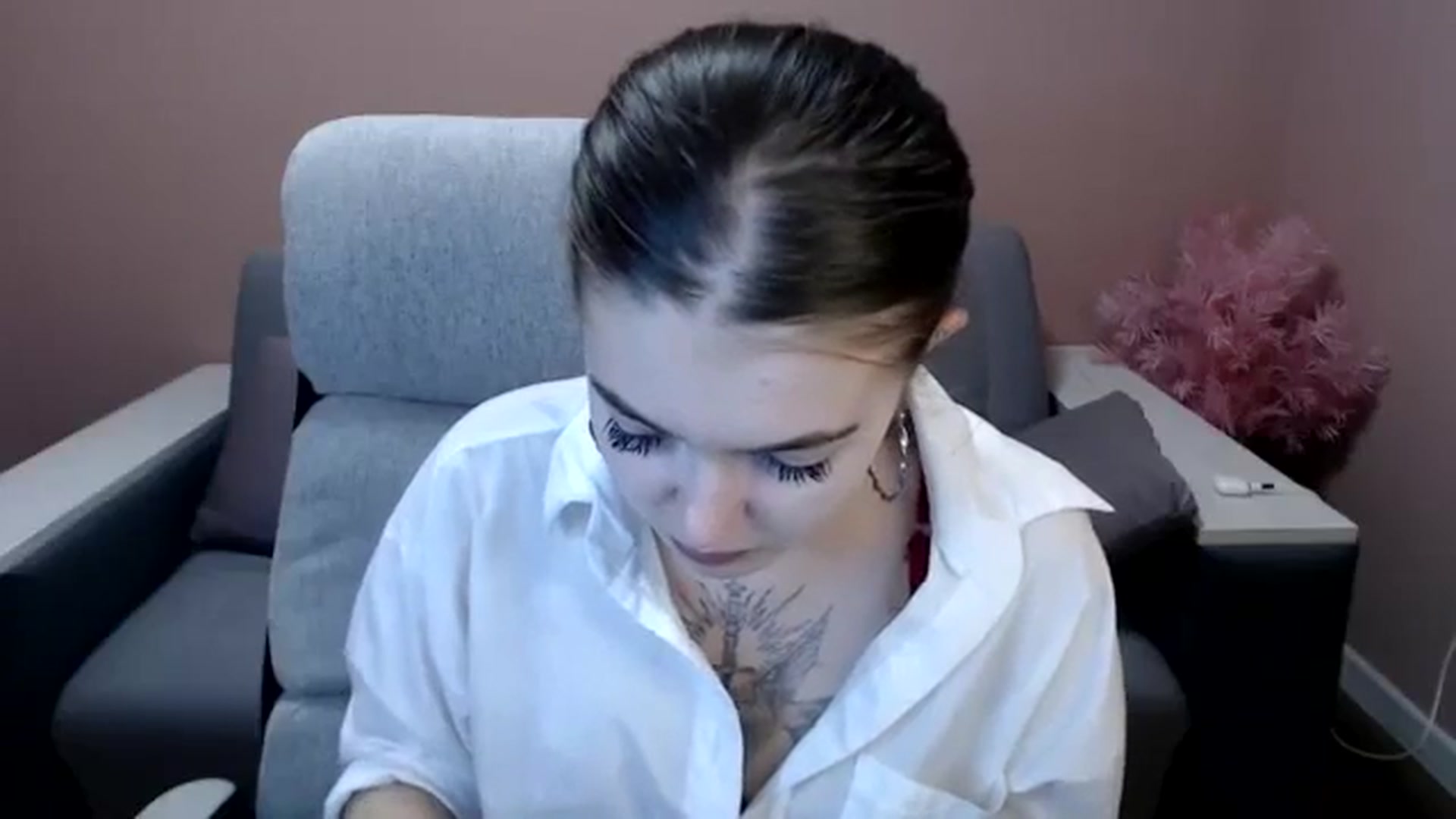 Gallery image thumbnail from Ritaneer's myfreecams stream on, 08/17/2024, 11:21 image 3 of 20