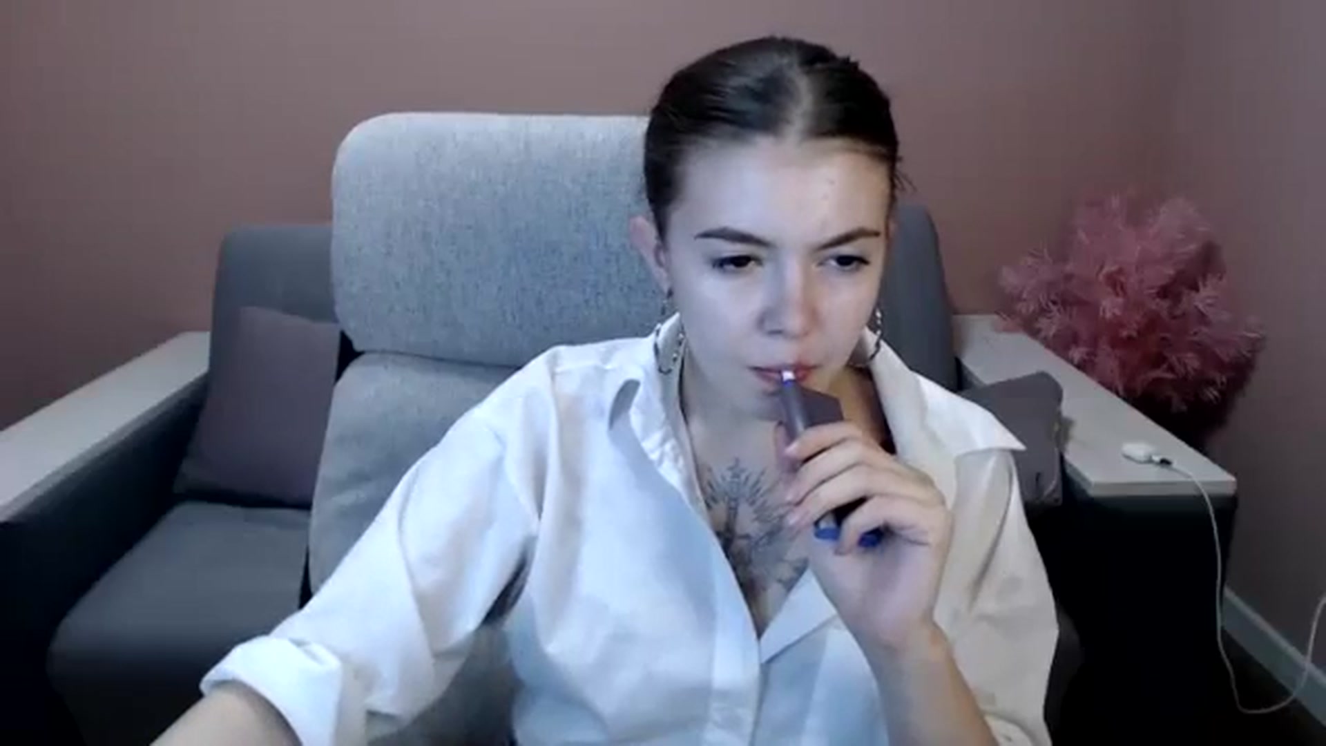 Gallery image thumbnail from Ritaneer's myfreecams stream on, 08/17/2024, 11:21 image 18 of 20