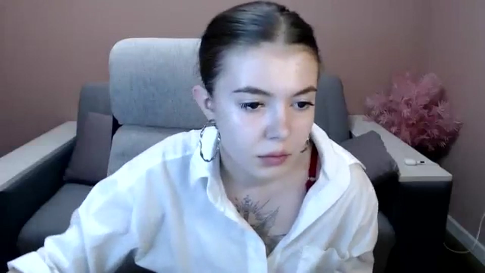 Gallery image thumbnail from Ritaneer's myfreecams stream on, 08/17/2024, 11:21 image 4 of 20