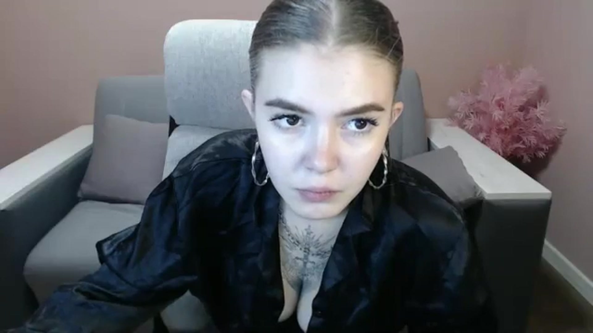 Gallery image thumbnail from Ritaneer's myfreecams stream on, 08/18/2024, 11:27 image 15 of 20