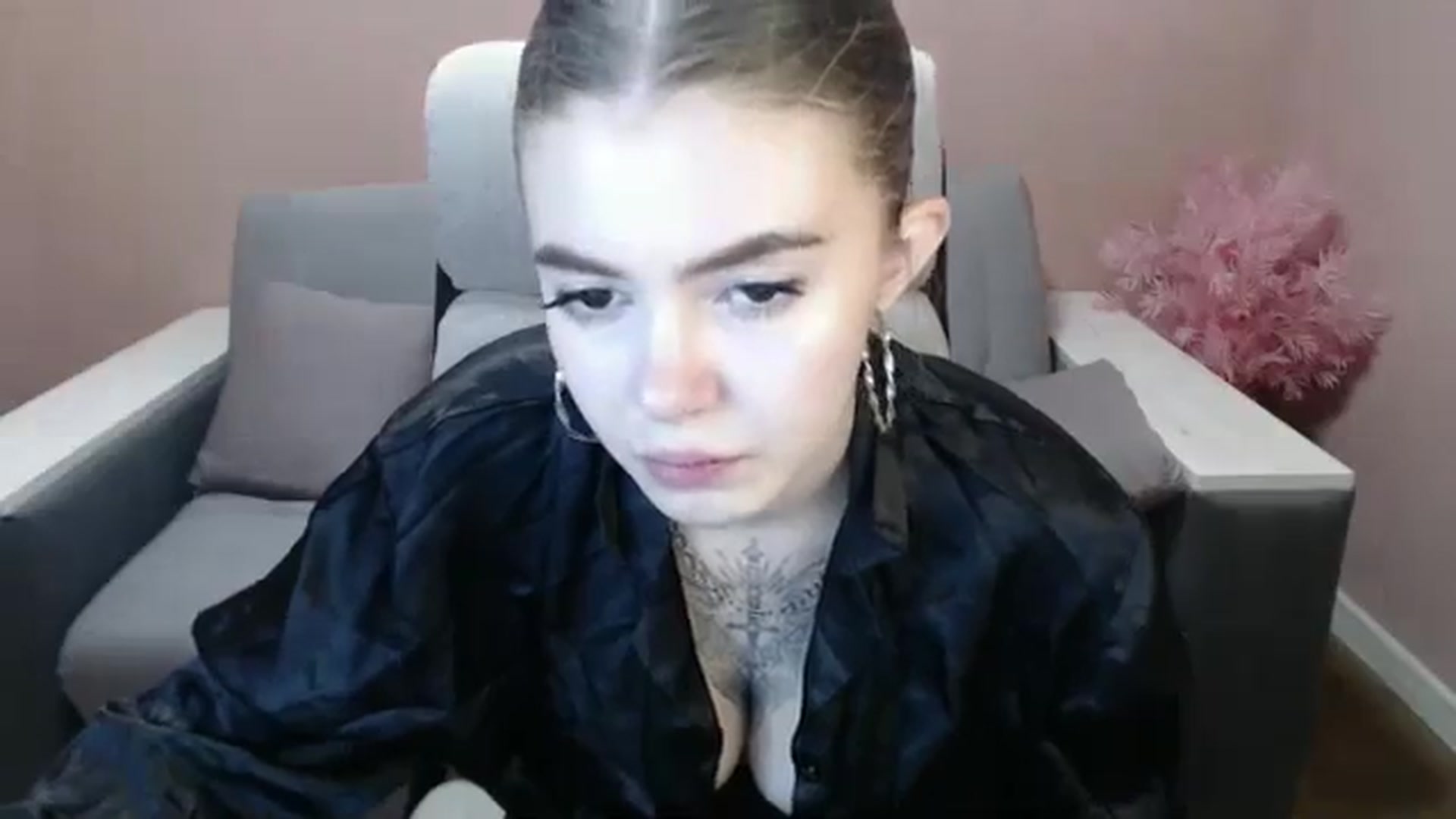 Gallery image thumbnail from Ritaneer's myfreecams stream on, 08/18/2024, 11:27 image 20 of 20