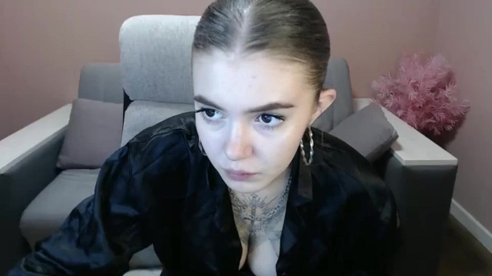 Gallery image thumbnail from Ritaneer's myfreecams stream on, 08/18/2024, 12:03 image 20 of 20