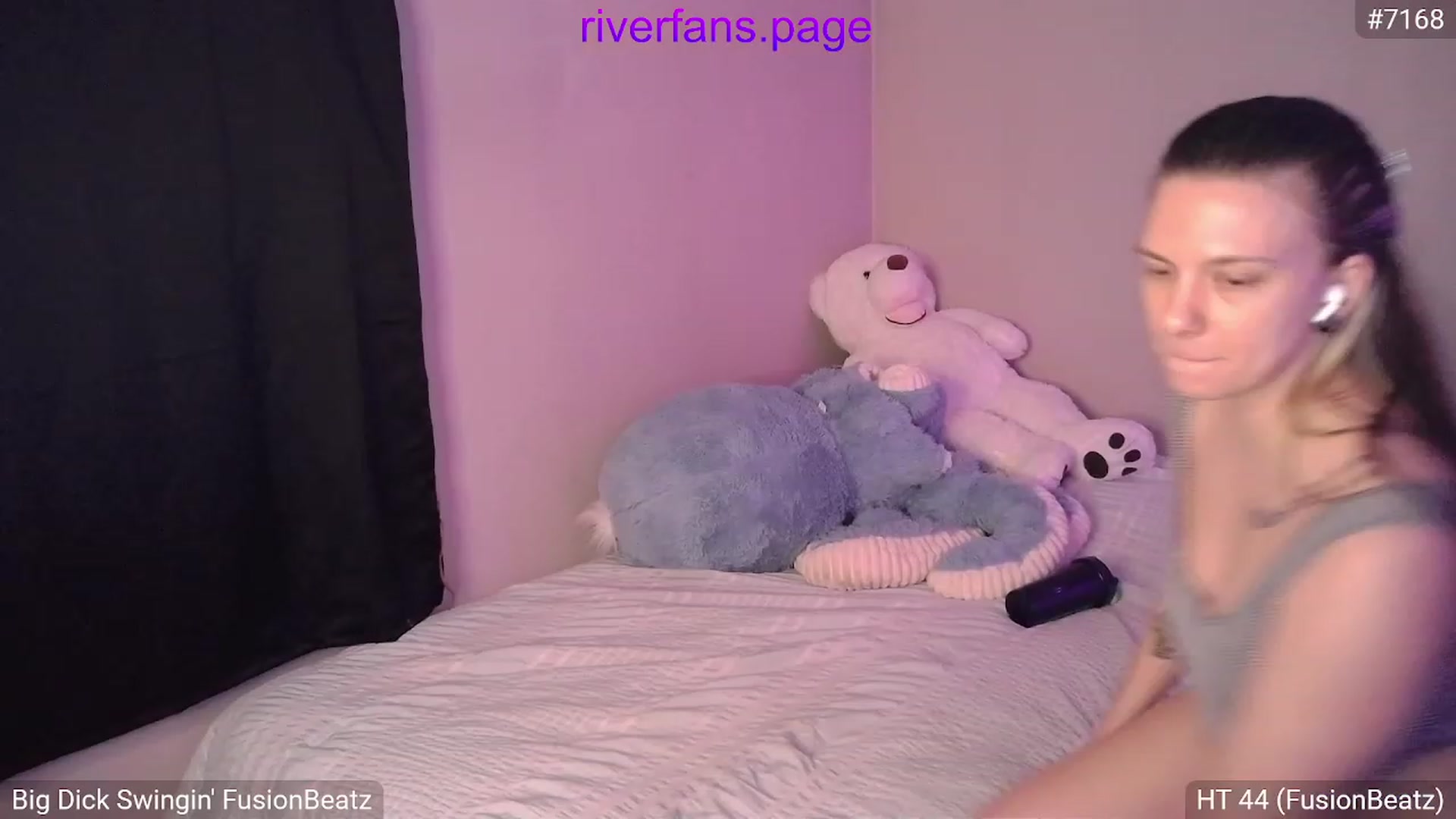 Gallery image thumbnail from RiverMoonx's myfreecams stream on, 03/10/2023, 03:39 image 3 of 20