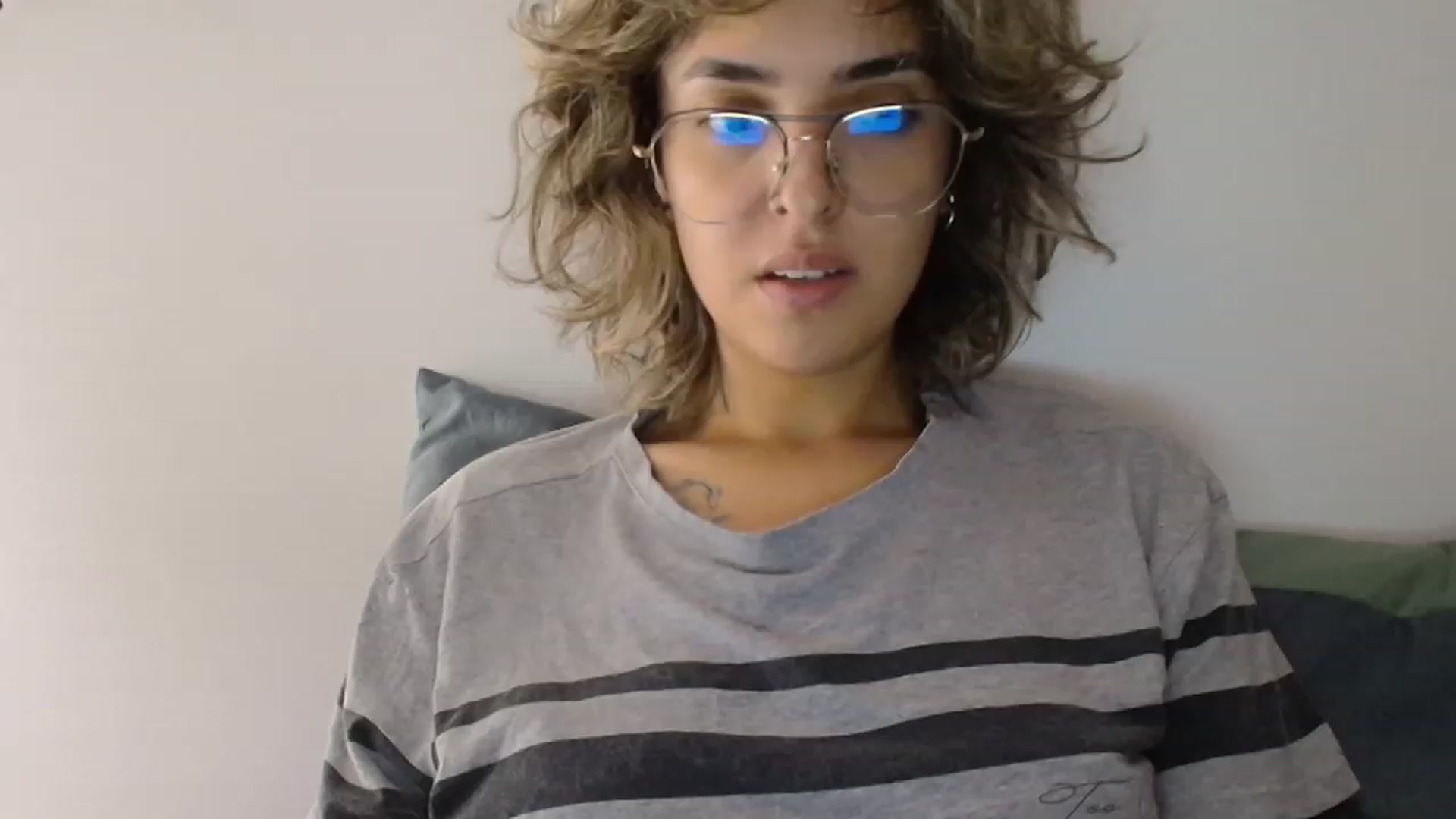 Gallery image thumbnail from RiversideCA's myfreecams stream on, 02/24/2024, 16:12 image 16 of 20