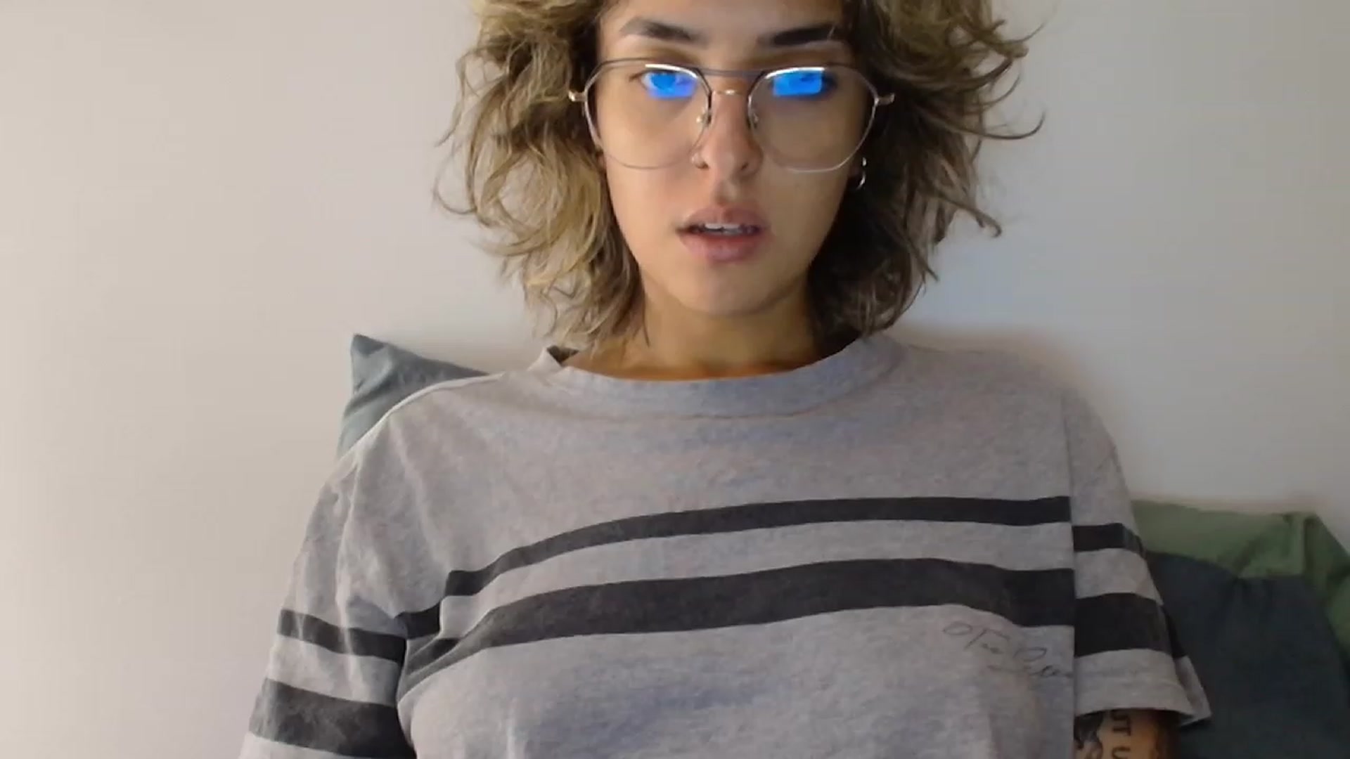 Gallery image thumbnail from RiversideCA's myfreecams stream on, 02/24/2024, 16:12 image 14 of 20