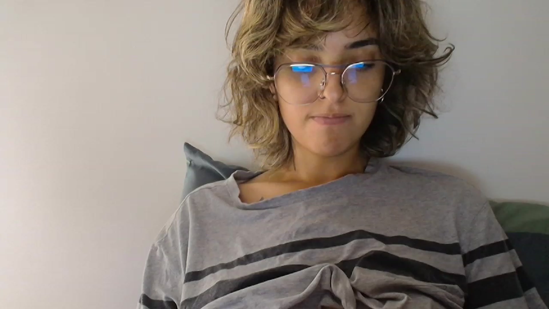 Gallery image thumbnail from RiversideCA's myfreecams stream on, 02/24/2024, 17:33 image 7 of 20