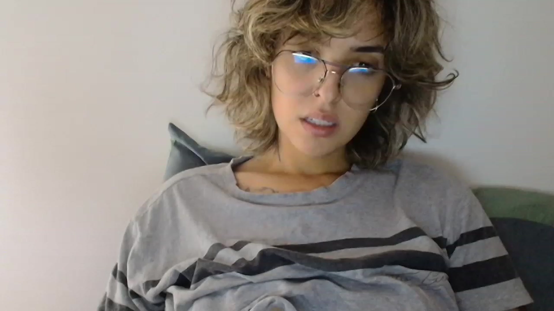 Gallery image thumbnail from RiversideCA's myfreecams stream on, 02/24/2024, 17:33 image 2 of 20
