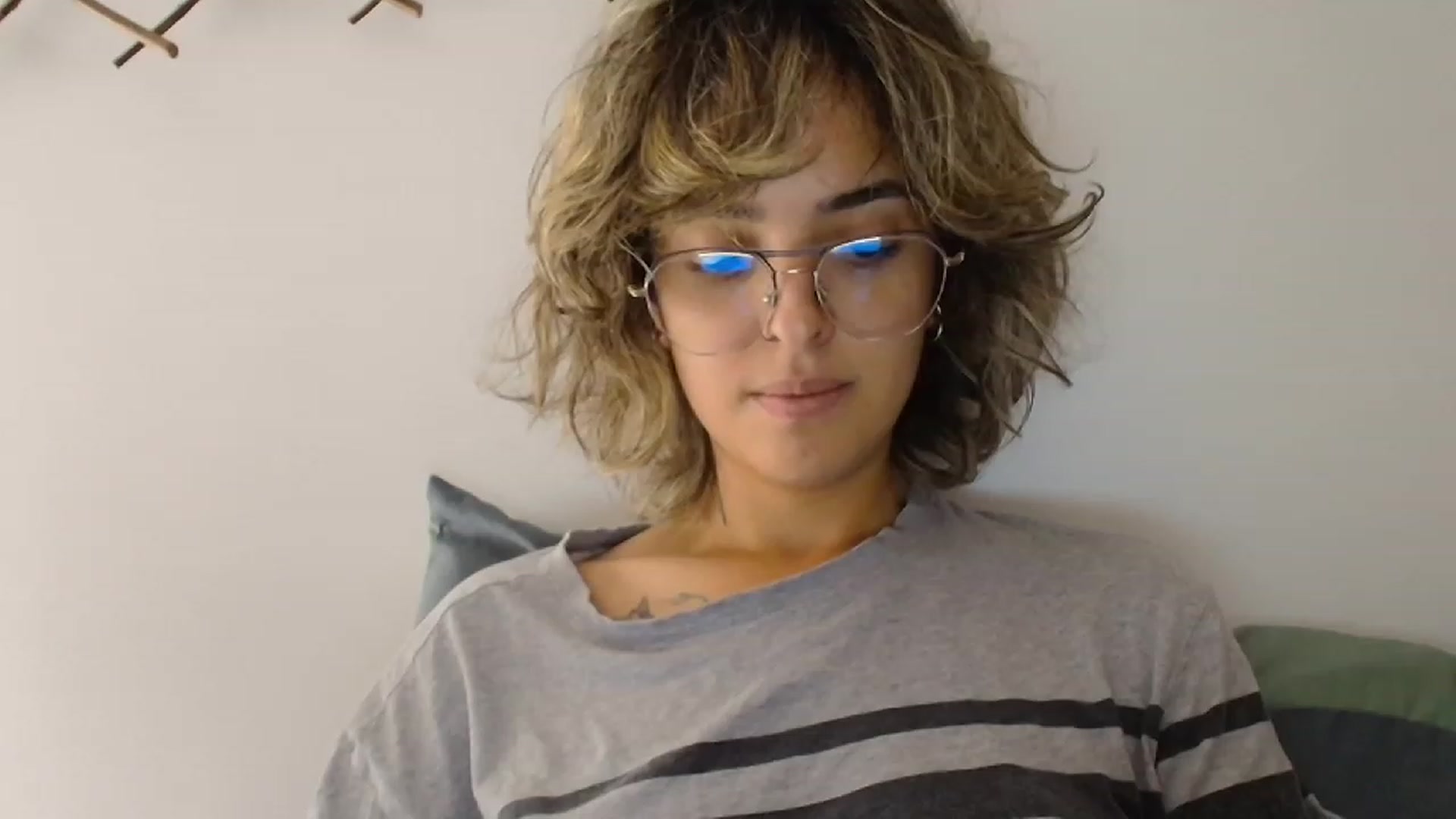 Gallery image thumbnail from RiversideCA's myfreecams stream on, 02/24/2024, 17:33 image 11 of 20