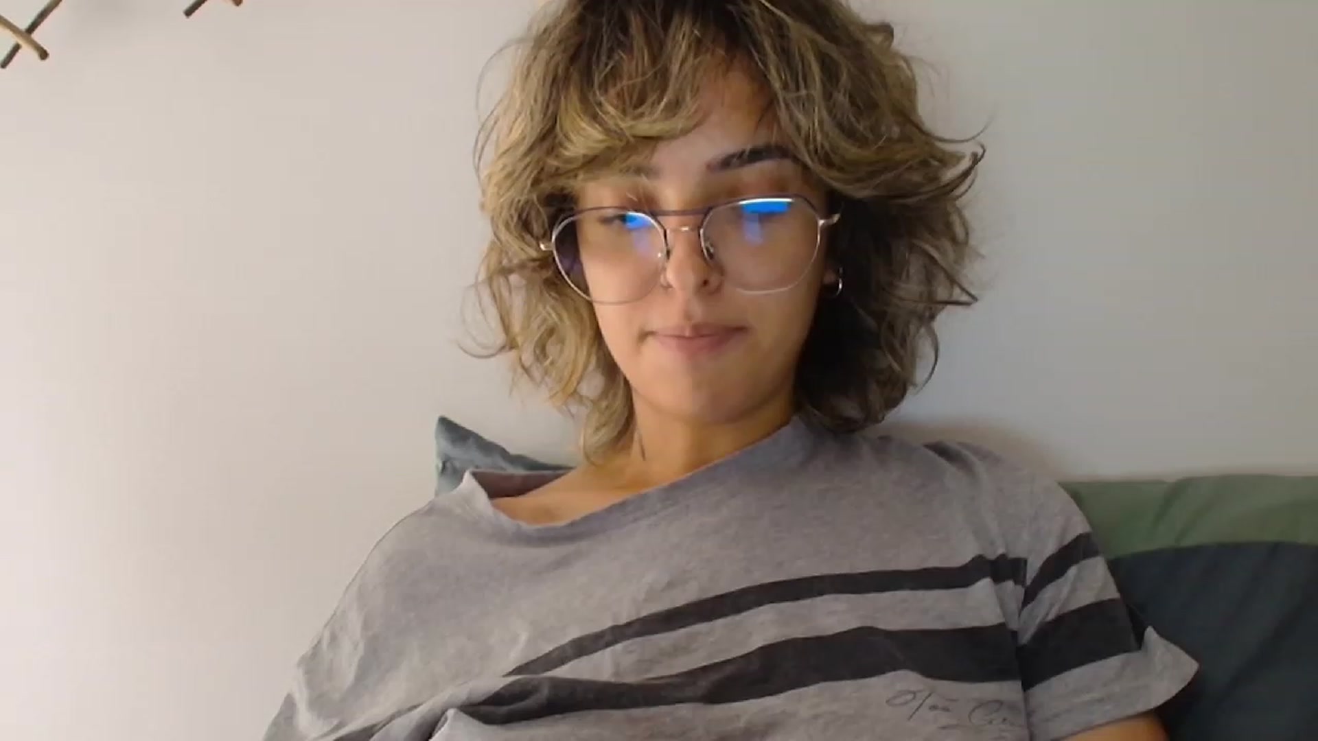 Gallery image thumbnail from RiversideCA's myfreecams stream on, 02/24/2024, 17:33 image 18 of 20