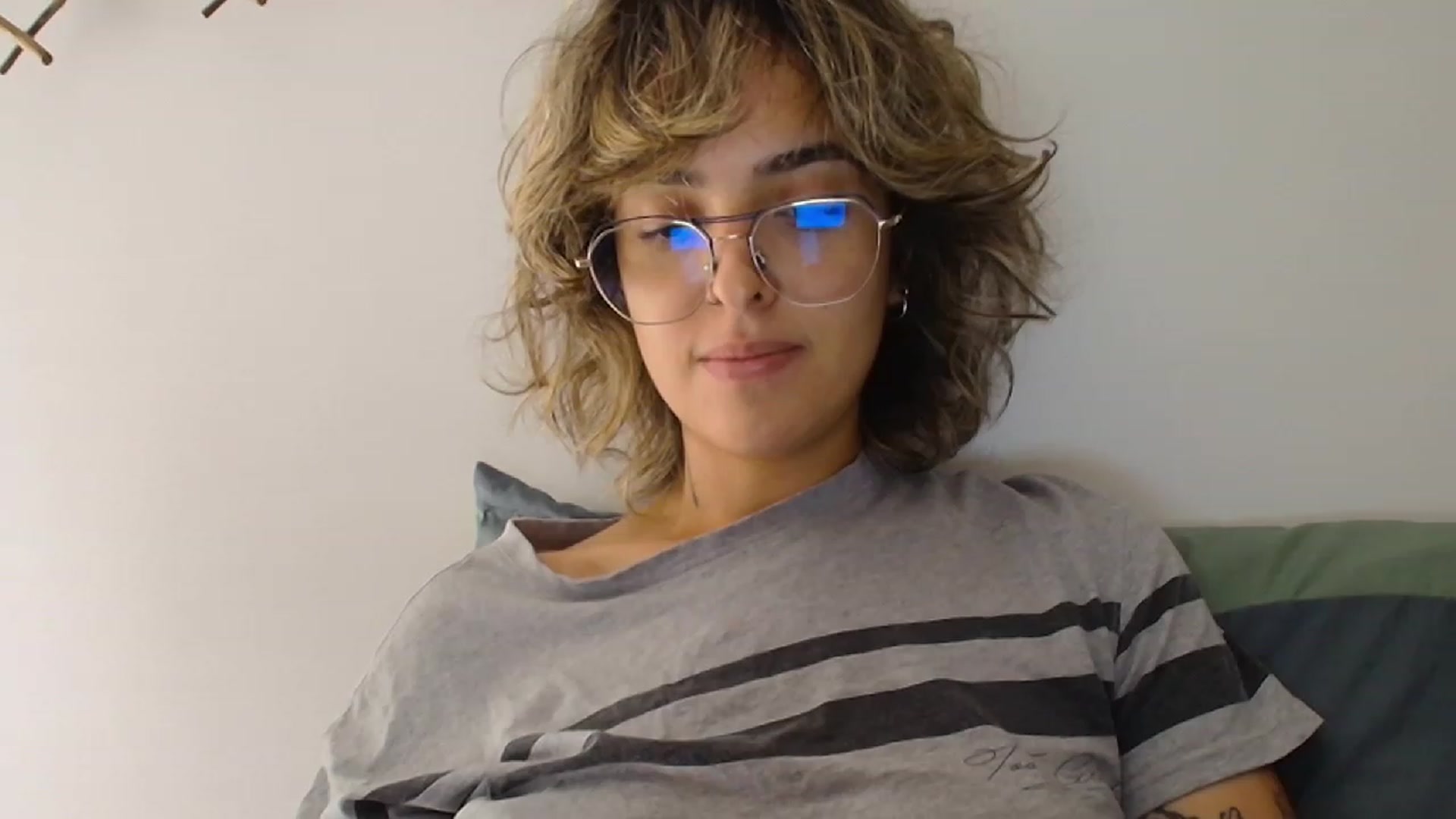 Gallery image thumbnail from RiversideCA's myfreecams stream on, 02/24/2024, 17:33 image 17 of 20