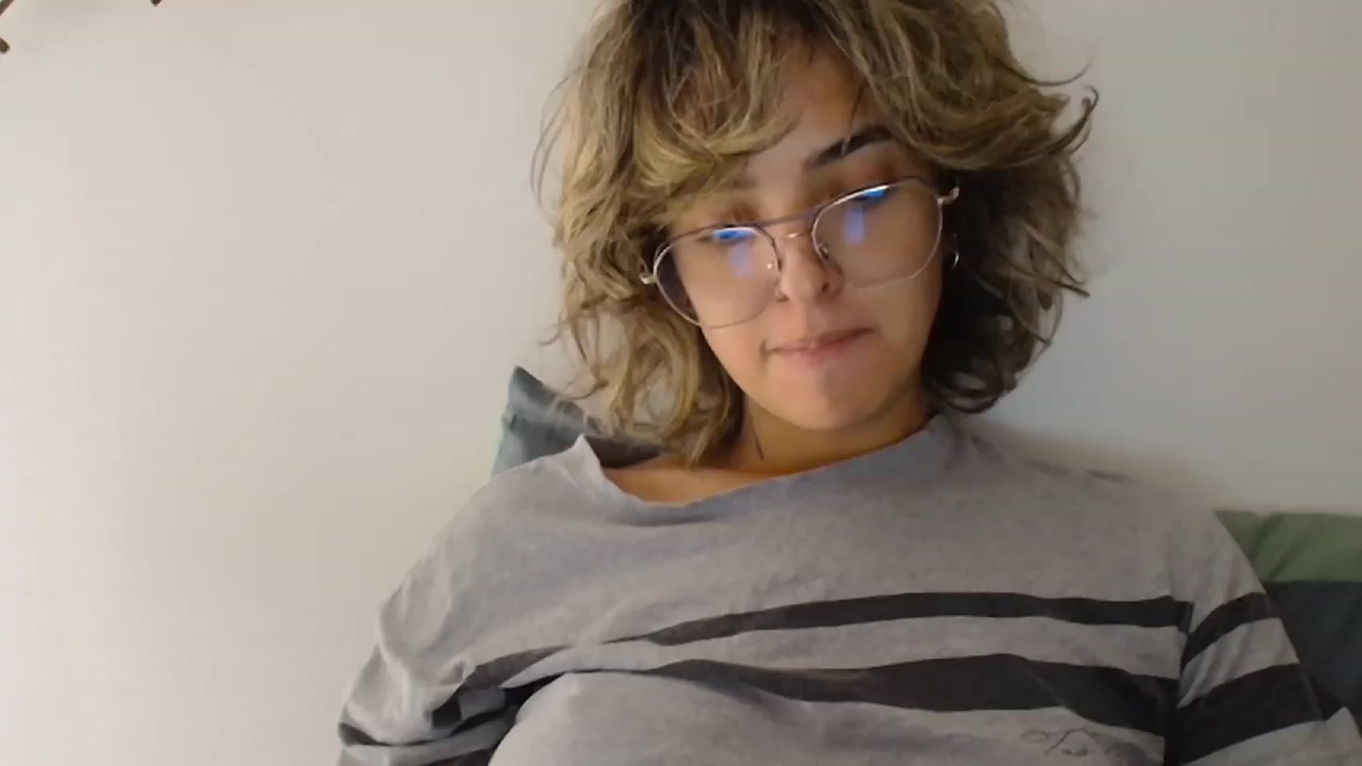 Gallery image thumbnail from RiversideCA's myfreecams stream on, 02/24/2024, 17:33 image 14 of 20