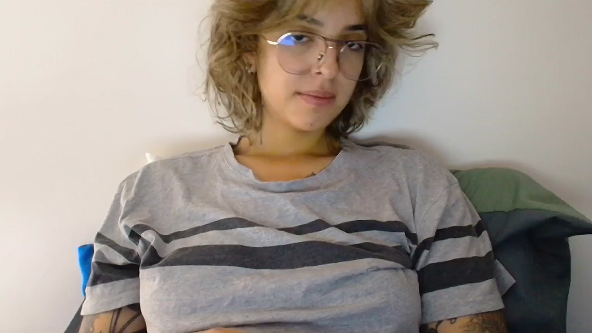 Gallery image thumbnail from RiversideCA's myfreecams stream on, 03/24/2024, 16:26 image 10 of 20