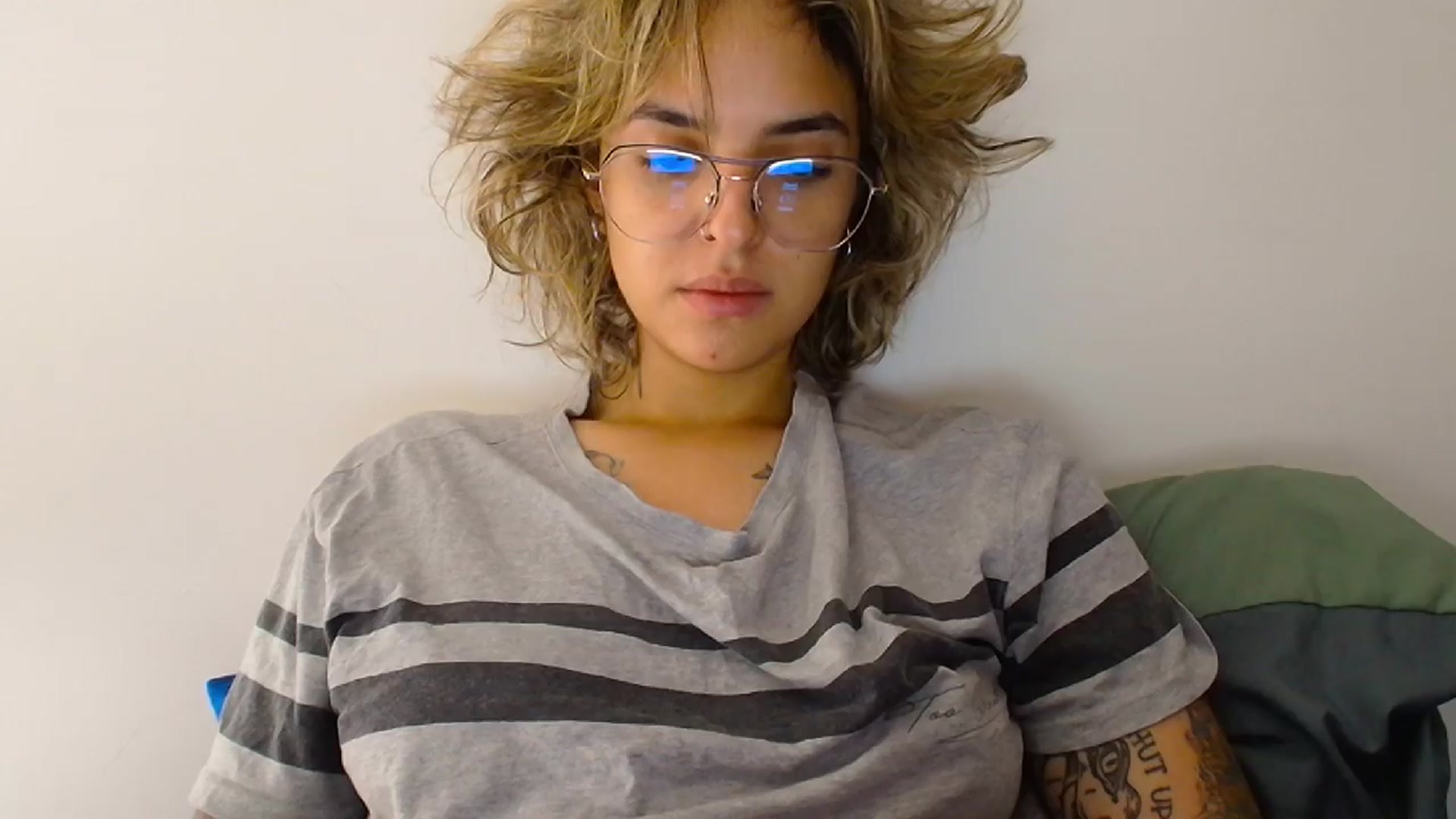 Gallery image thumbnail from RiversideCA's myfreecams stream on, 03/24/2024, 16:26 image 16 of 20