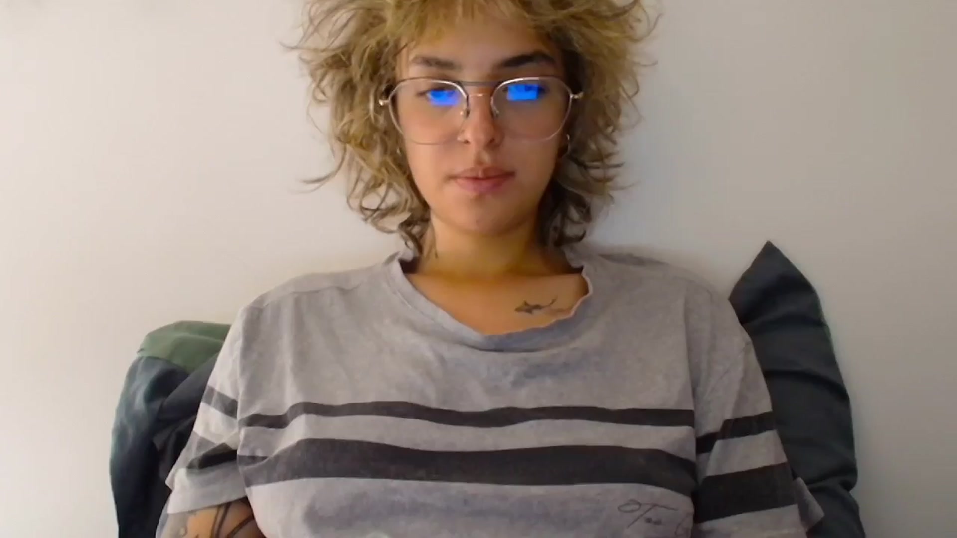 Gallery image thumbnail from RiversideCA's myfreecams stream on, 03/28/2024, 16:03 image 12 of 20