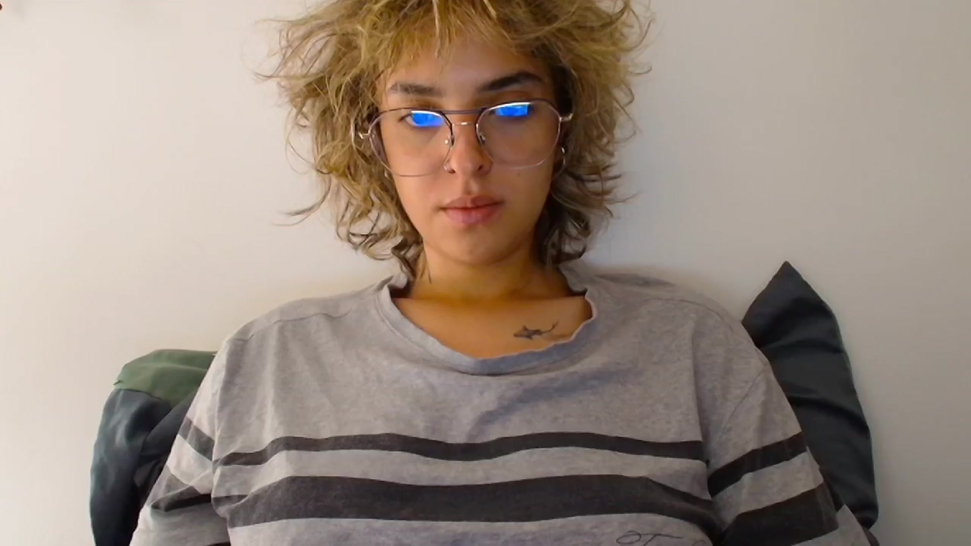 Gallery image thumbnail from RiversideCA's myfreecams stream on, 03/28/2024, 16:03 image 18 of 20