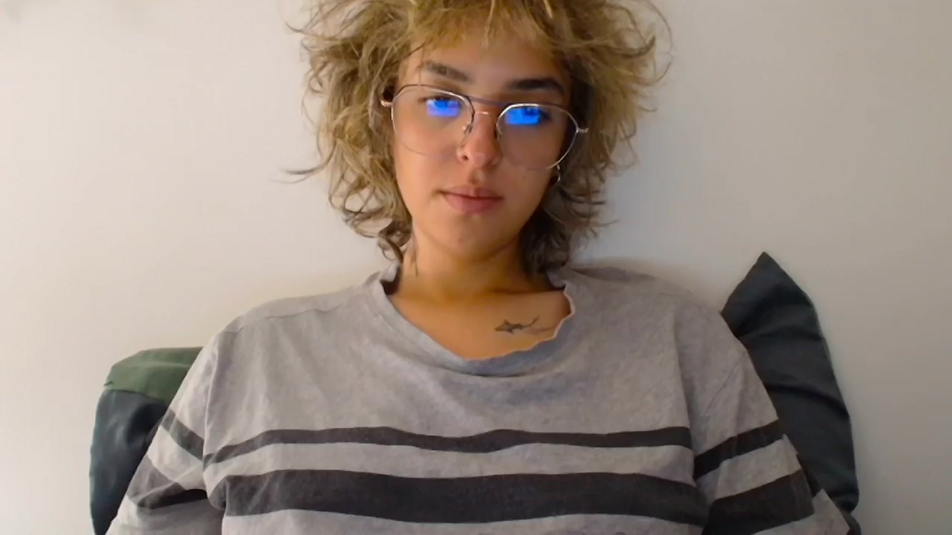 Gallery image thumbnail from RiversideCA's myfreecams stream on, 03/28/2024, 16:03 image 19 of 20