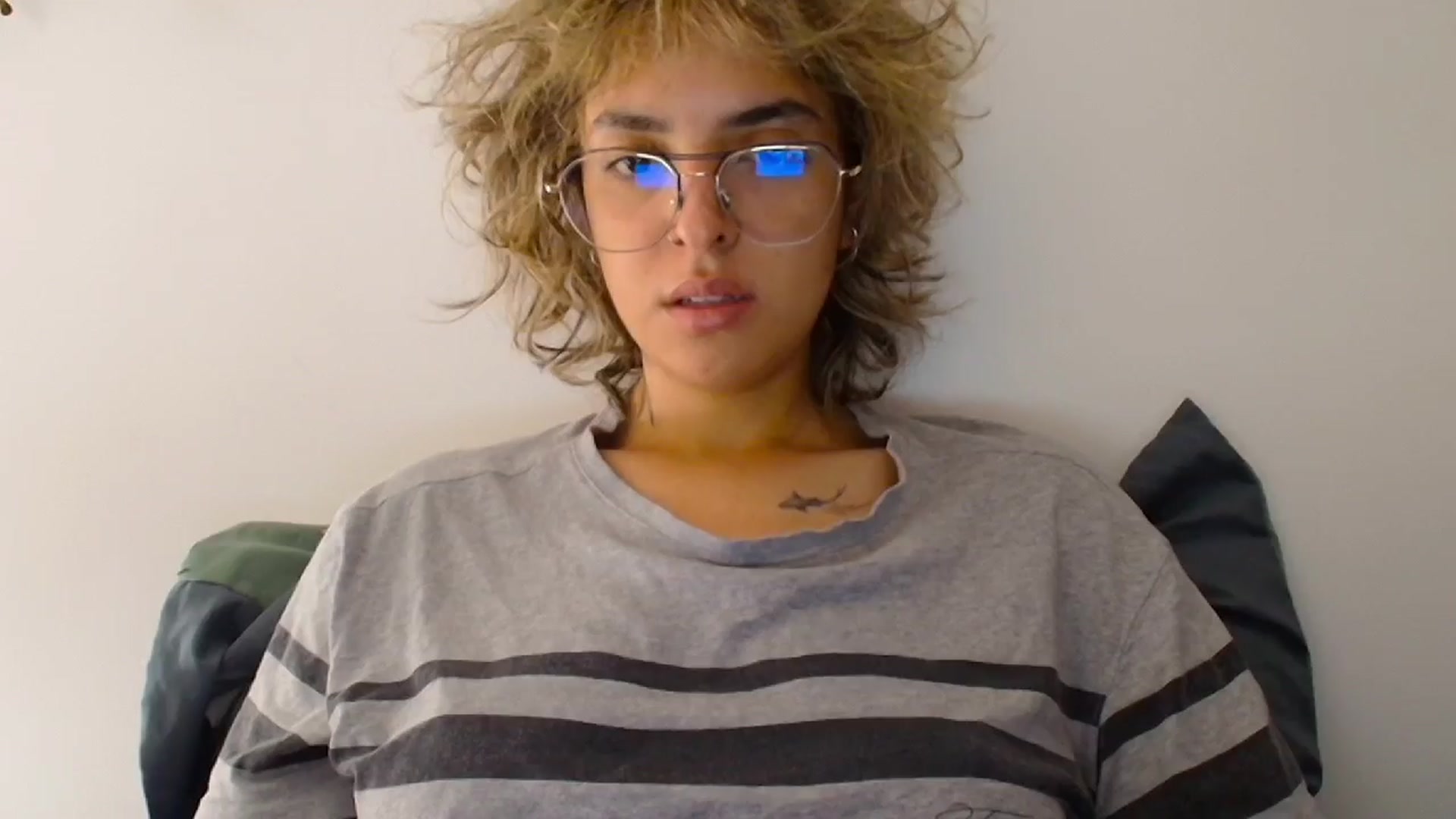 Gallery image thumbnail from RiversideCA's myfreecams stream on, 03/28/2024, 16:03 image 16 of 20
