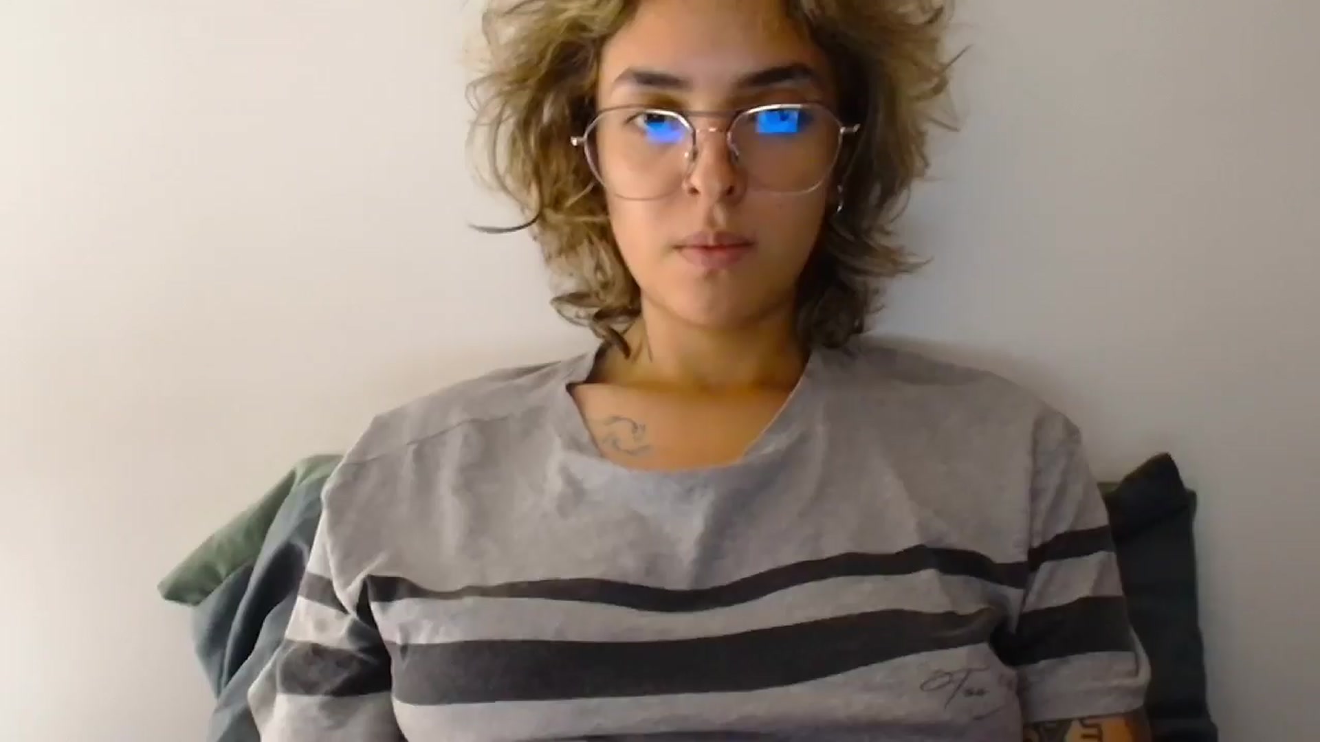 Gallery image thumbnail from RiversideCA's myfreecams stream on, 03/28/2024, 17:47 image 16 of 20