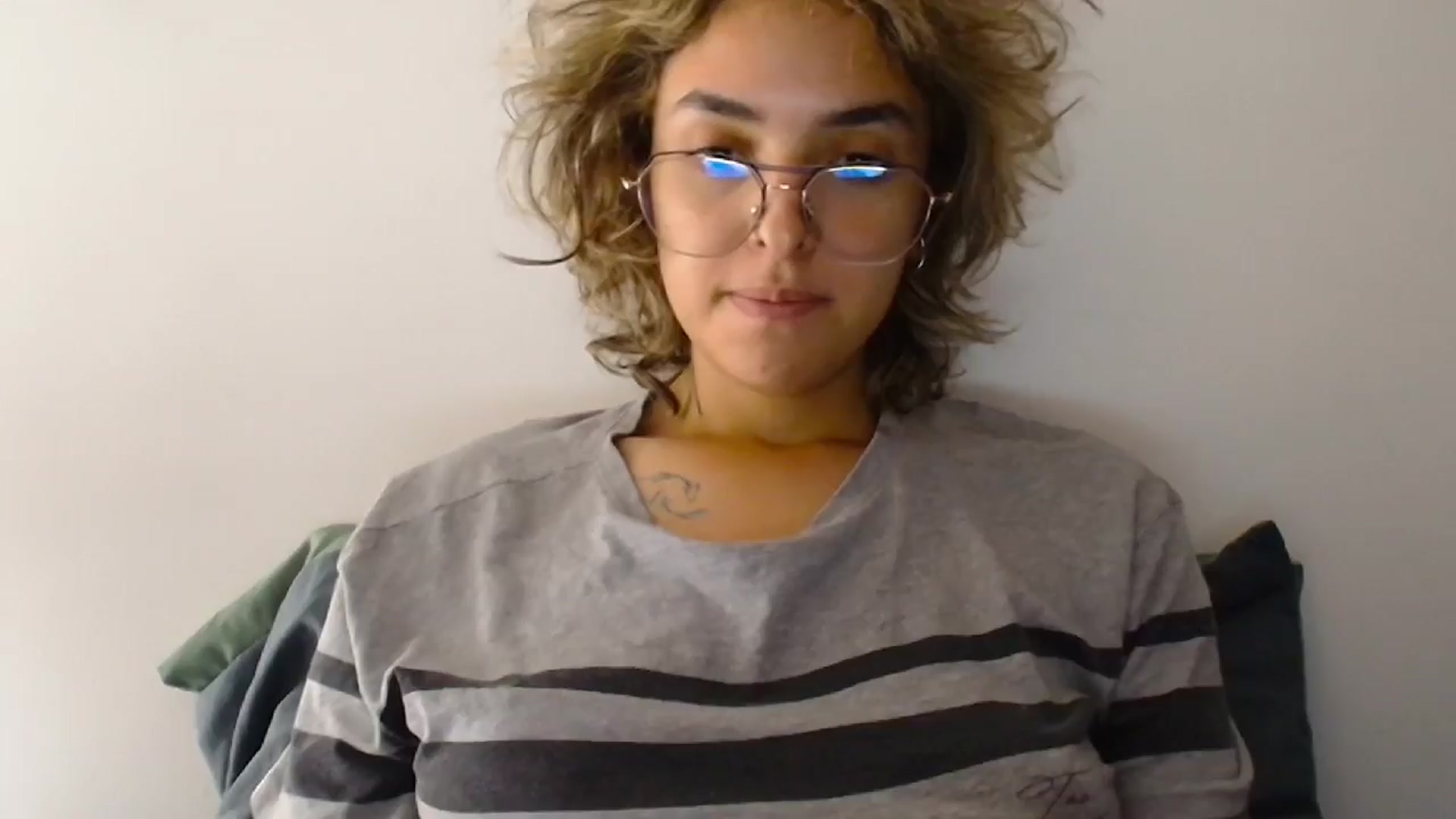 Gallery image thumbnail from RiversideCA's myfreecams stream on, 03/28/2024, 17:47 image 14 of 20