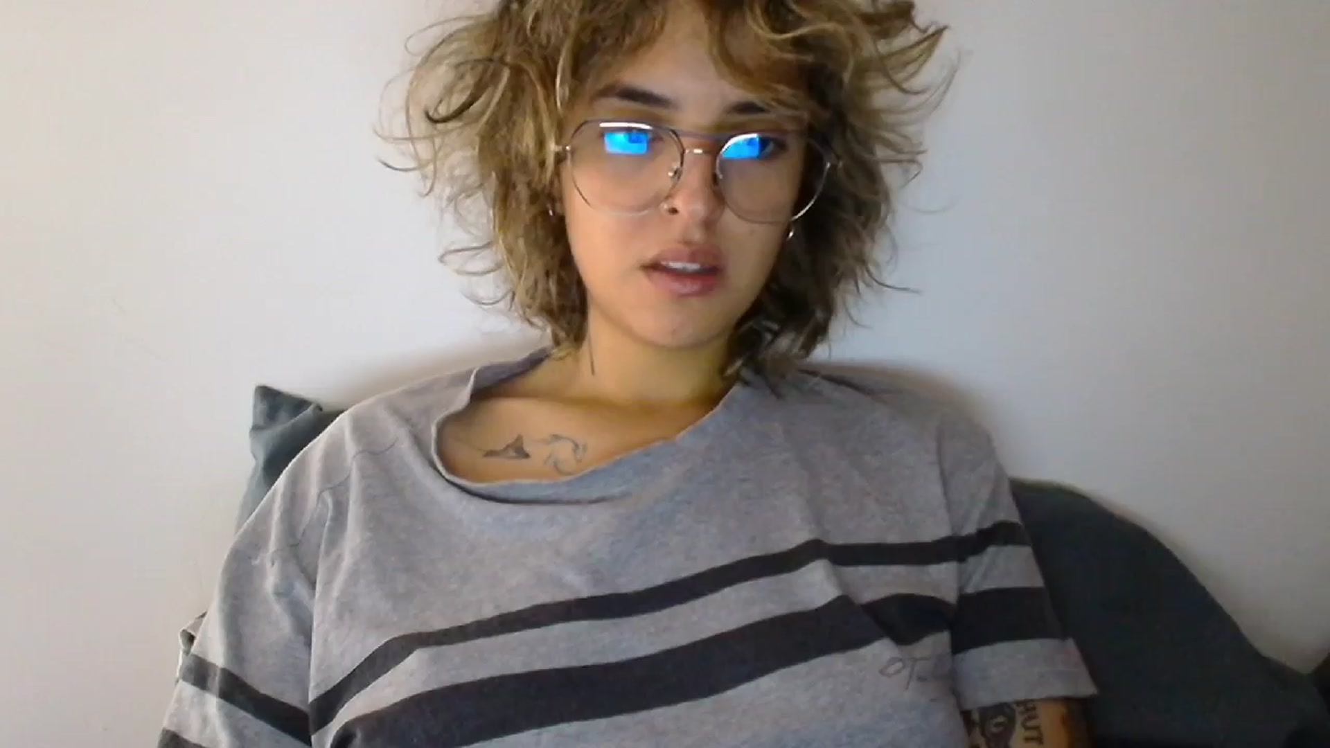 Gallery image thumbnail from RiversideCA's myfreecams stream on, 03/31/2024, 17:03 image 1 of 20