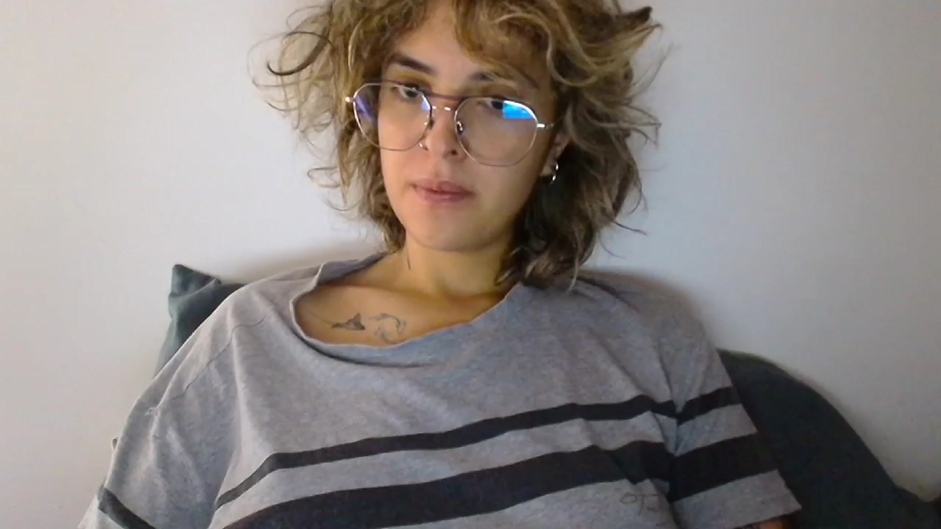 Gallery image thumbnail from RiversideCA's myfreecams stream on, 03/31/2024, 17:03 image 6 of 20