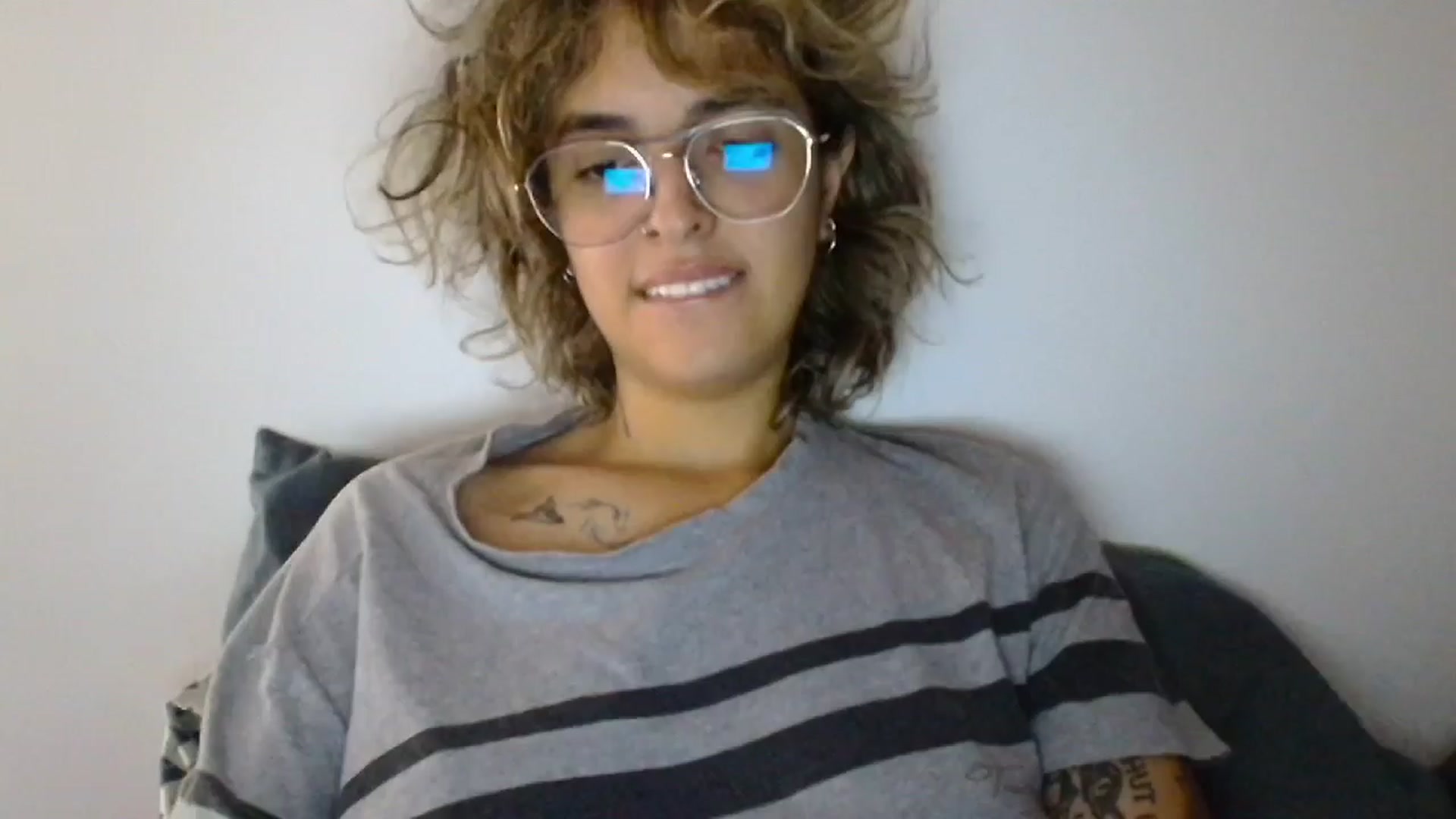 Gallery image thumbnail from RiversideCA's myfreecams stream on, 03/31/2024, 17:03 image 10 of 20