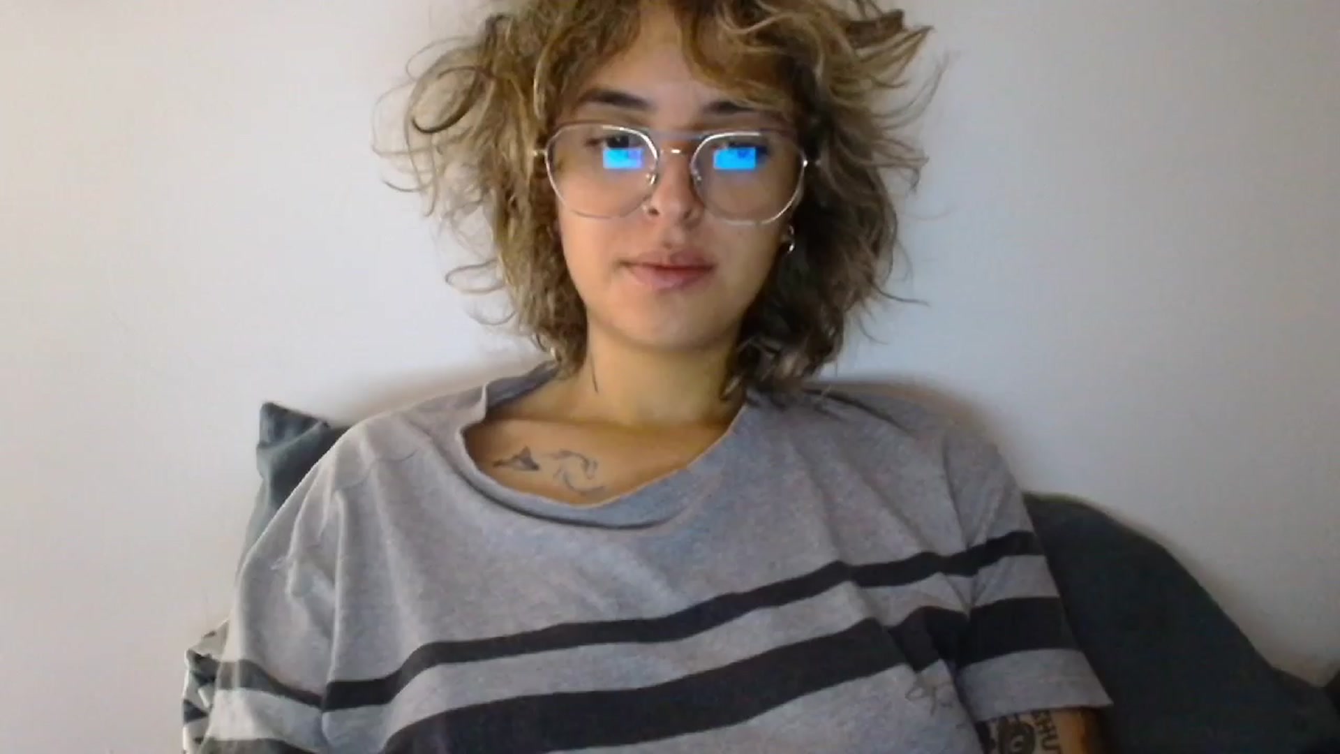 Gallery image thumbnail from RiversideCA's myfreecams stream on, 03/31/2024, 17:03 image 4 of 20