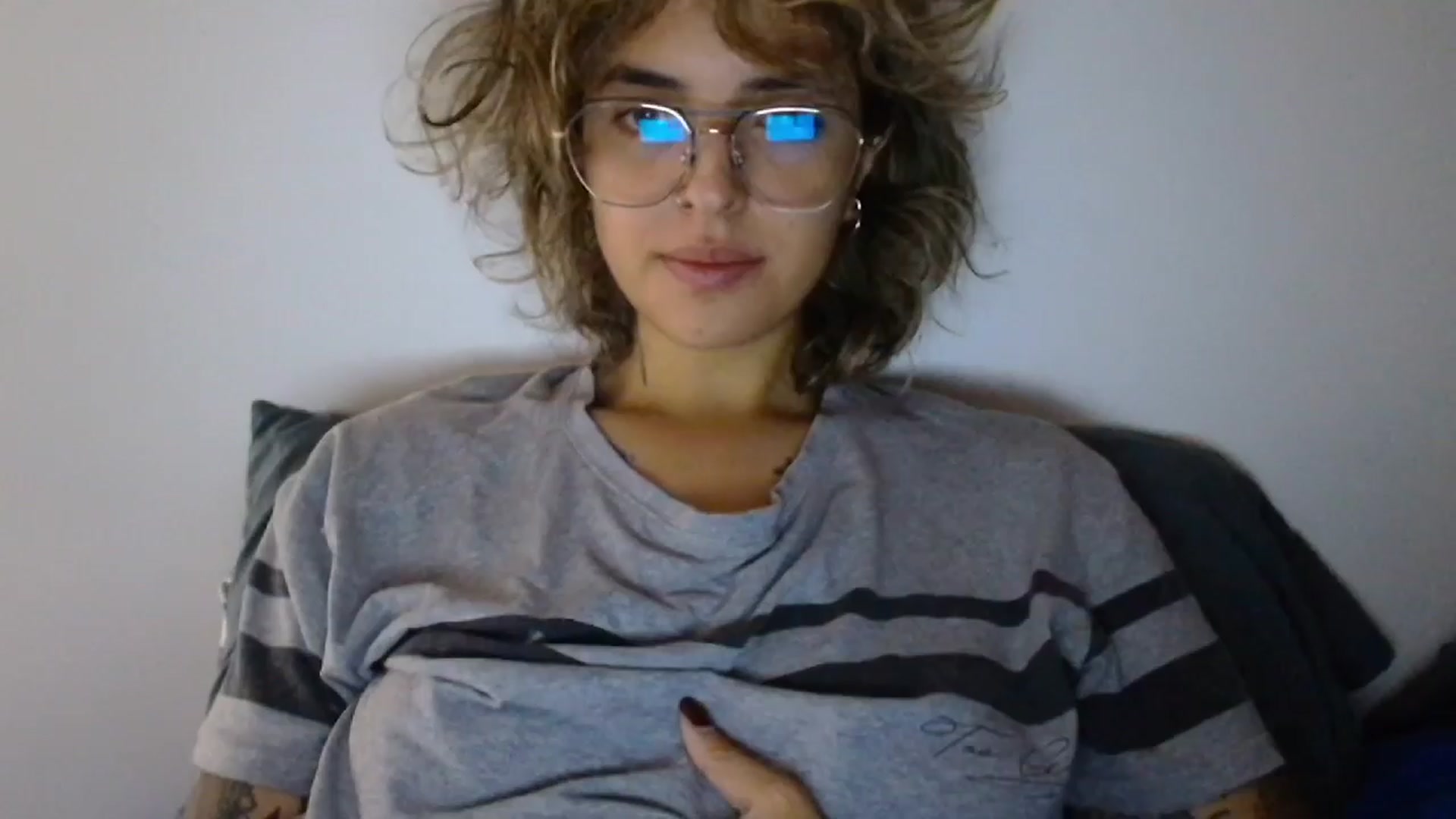 Gallery image thumbnail from RiversideCA's myfreecams stream on, 03/31/2024, 17:03 image 19 of 20