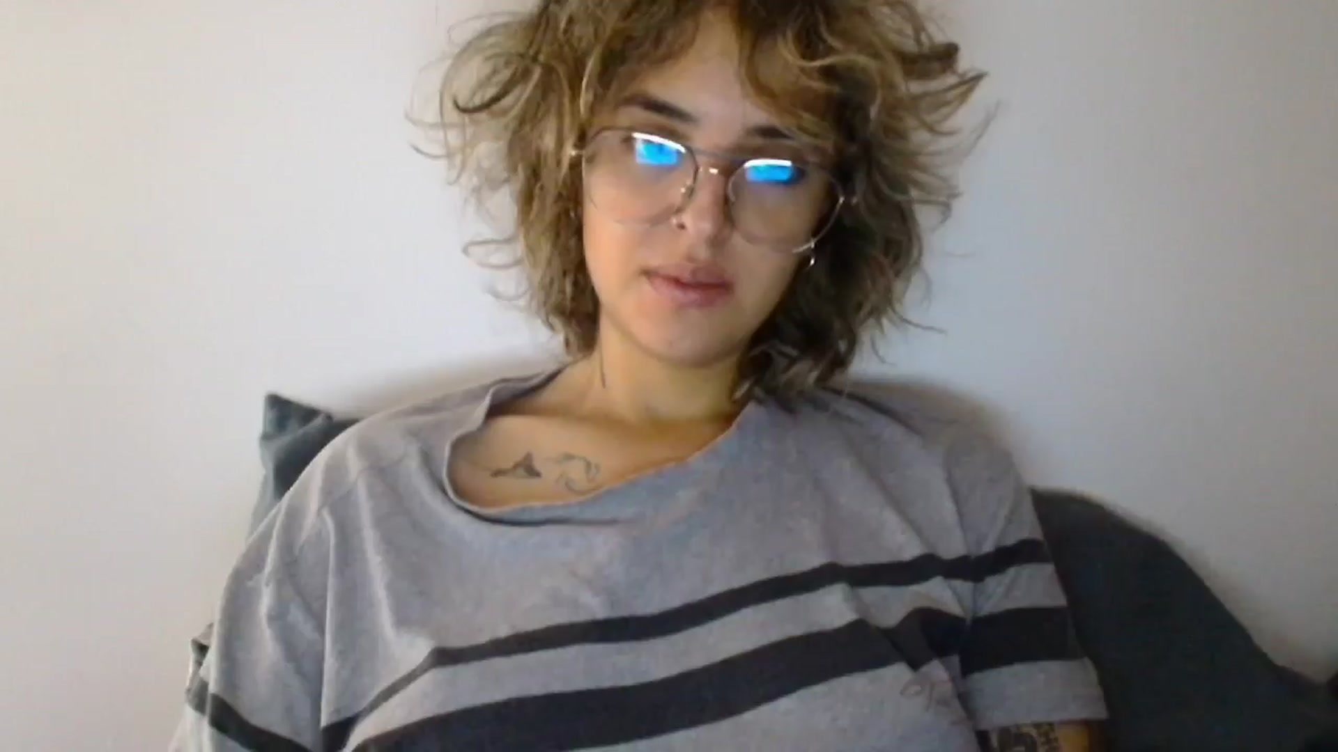 Gallery image thumbnail from RiversideCA's myfreecams stream on, 03/31/2024, 17:03 image 3 of 20