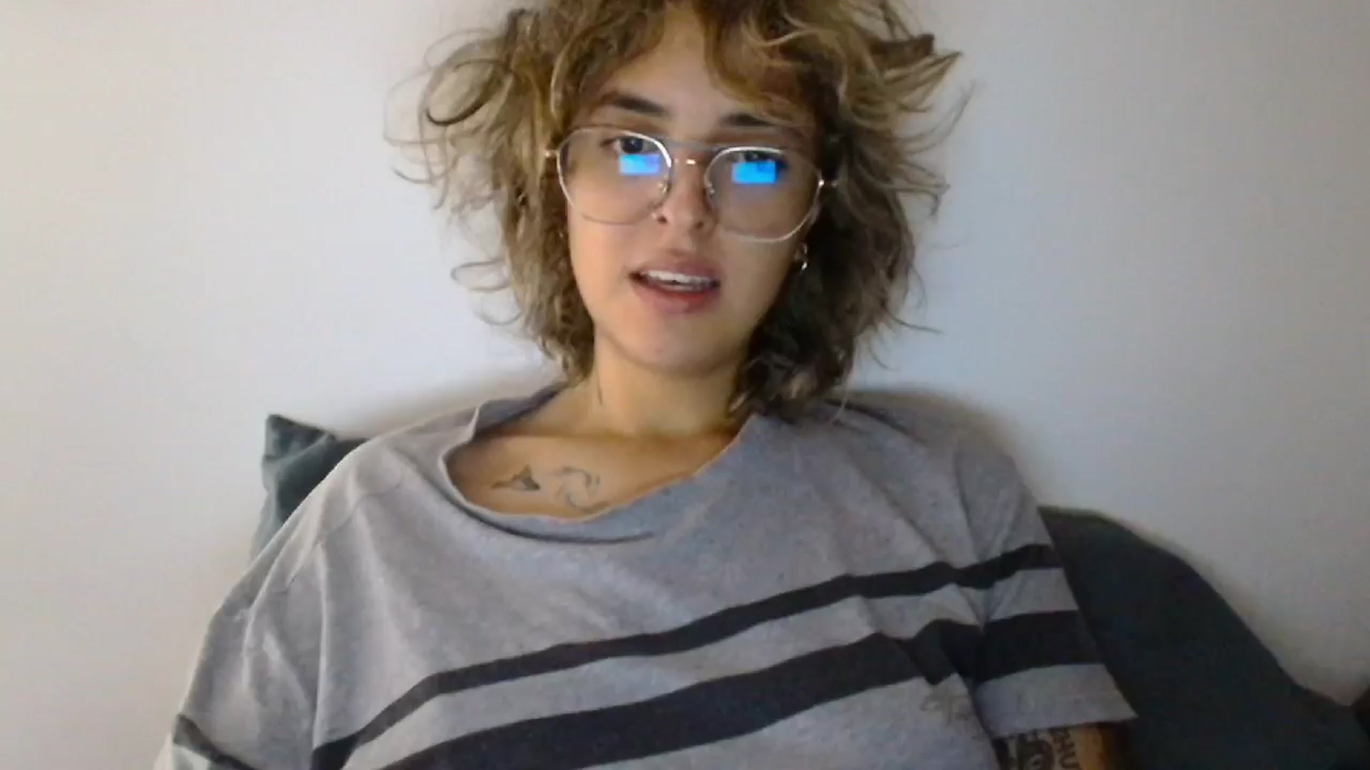 Gallery image thumbnail from RiversideCA's myfreecams stream on, 03/31/2024, 17:03 image 5 of 20