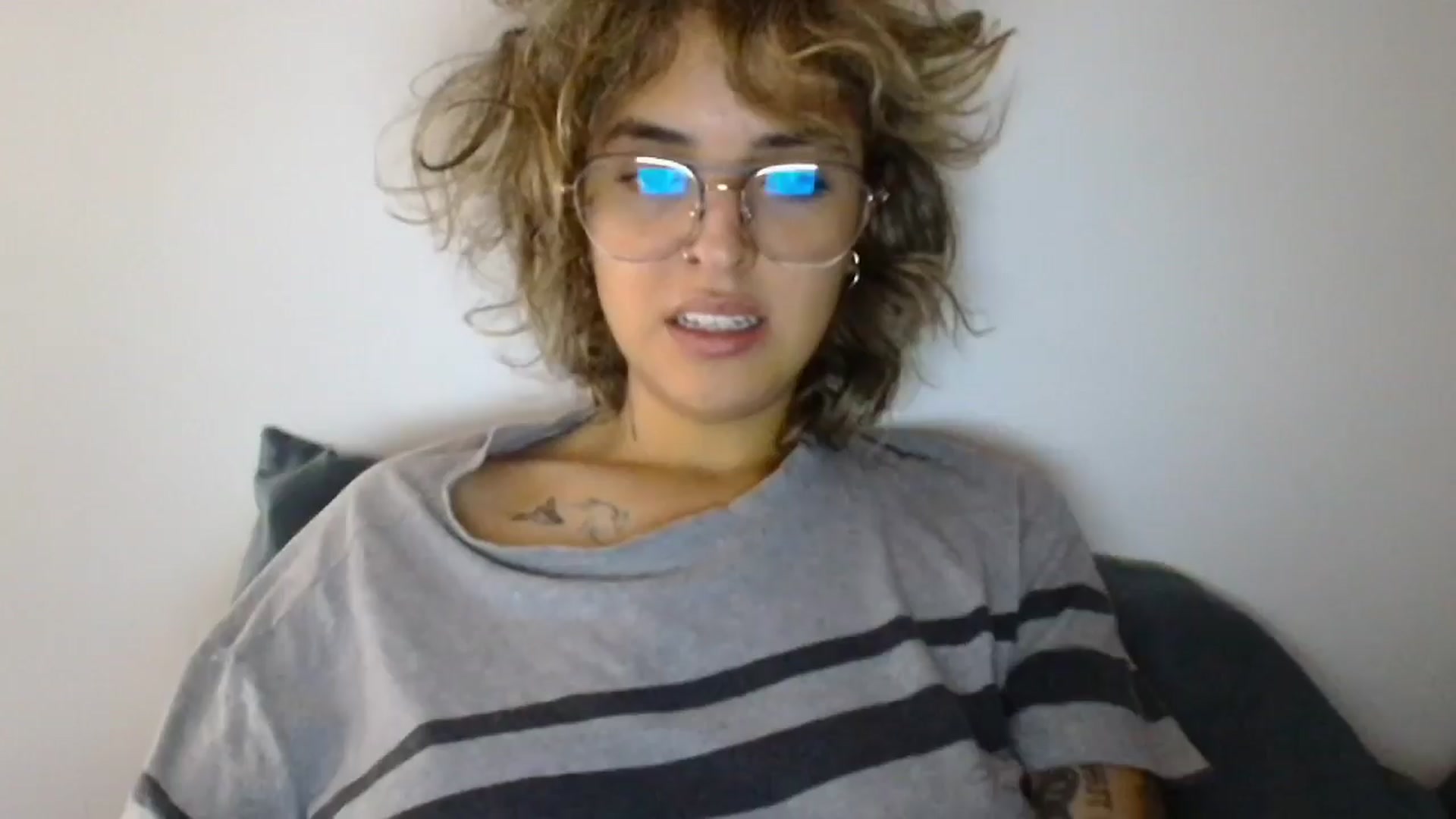 Gallery image thumbnail from RiversideCA's myfreecams stream on, 03/31/2024, 17:03 image 8 of 20