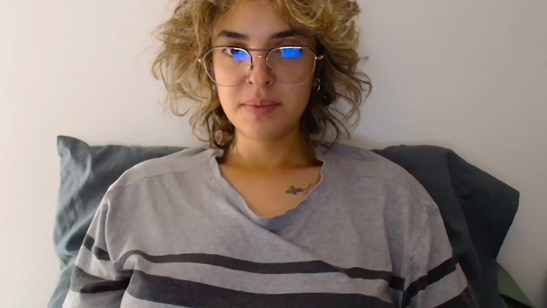 Gallery image thumbnail from RiversideCA's myfreecams stream on, 04/01/2024, 16:09 image 3 of 20