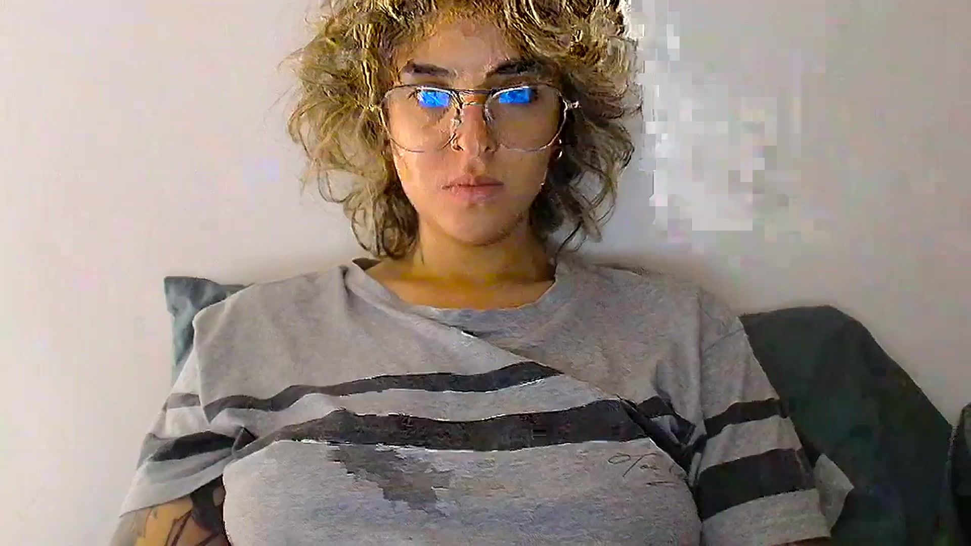 Gallery image thumbnail from RiversideCA's myfreecams stream on, 04/01/2024, 16:09 image 18 of 20