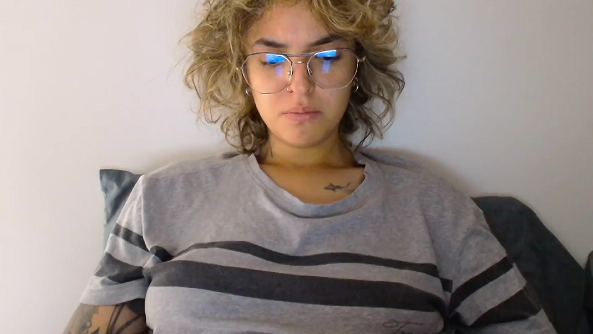 Gallery image thumbnail from RiversideCA's myfreecams stream on, 04/01/2024, 16:09 image 13 of 20