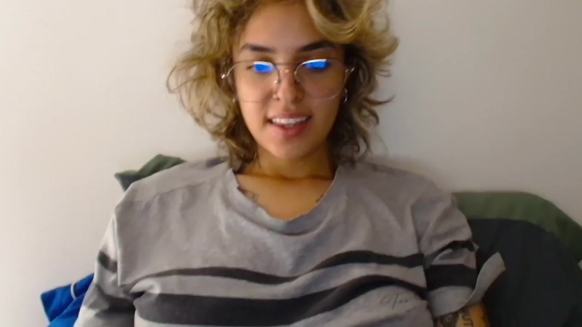 Gallery image thumbnail from RiversideCA's myfreecams stream on, 04/01/2024, 18:06 image 16 of 20