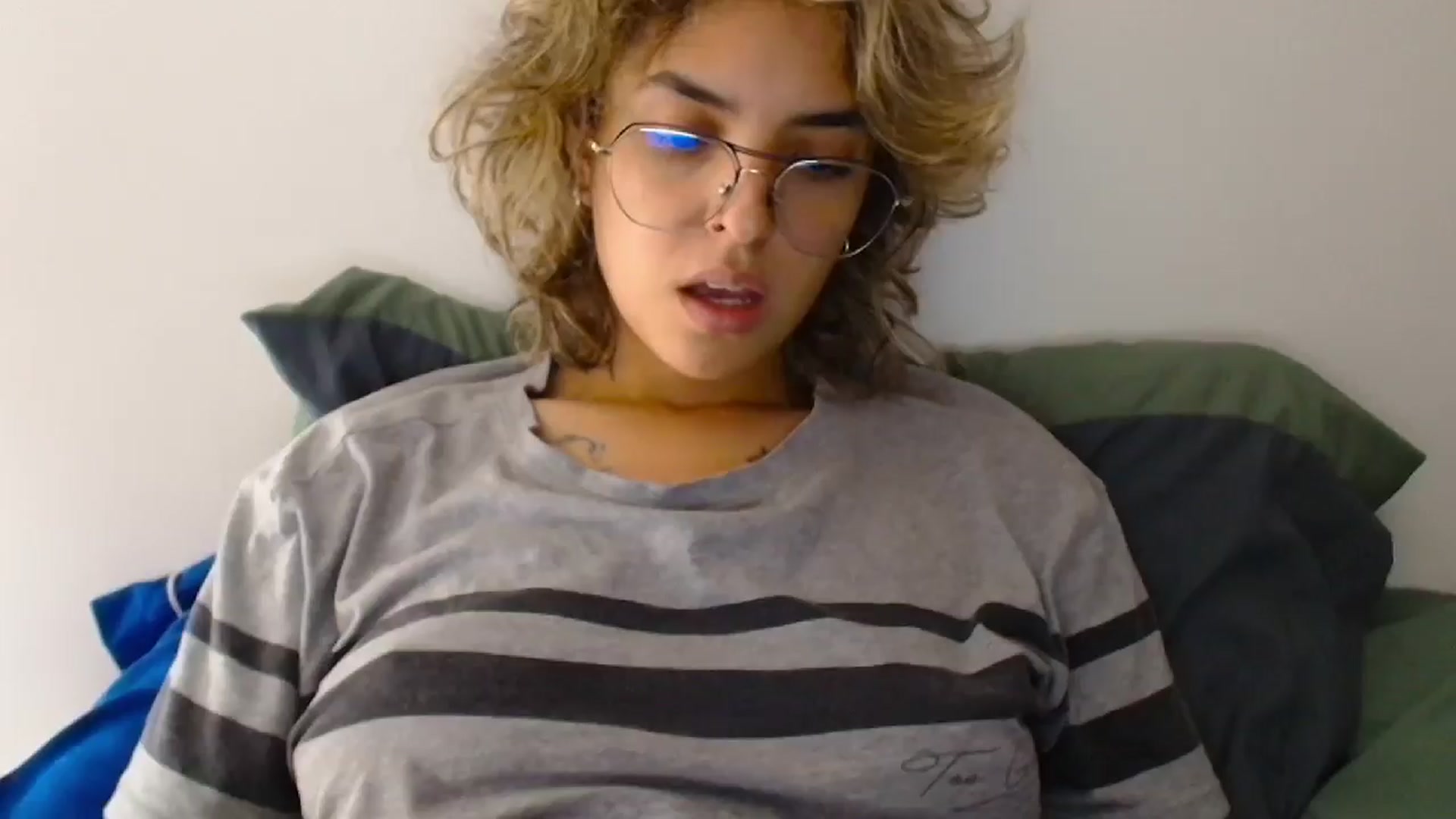 Gallery image thumbnail from RiversideCA's myfreecams stream on, 04/01/2024, 18:06 image 9 of 20