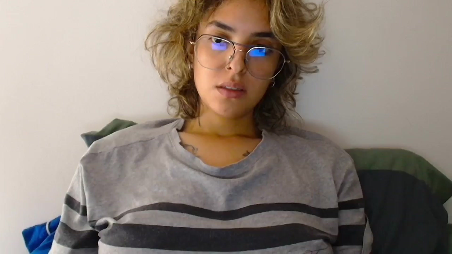 Gallery image thumbnail from RiversideCA's myfreecams stream on, 04/01/2024, 18:06 image 12 of 20