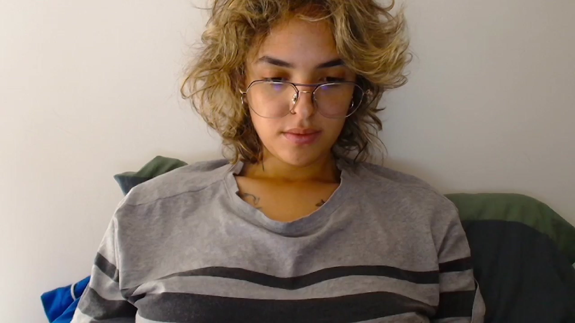 Gallery image thumbnail from RiversideCA's myfreecams stream on, 04/01/2024, 18:06 image 15 of 20