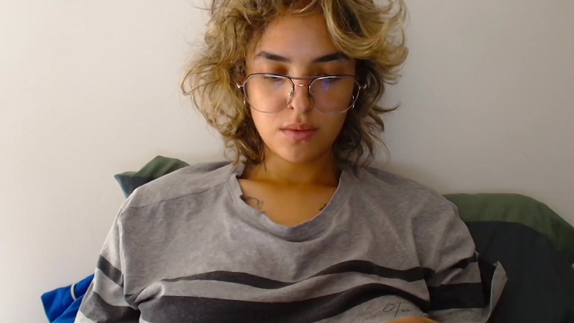Gallery image thumbnail from RiversideCA's myfreecams stream on, 04/01/2024, 18:06 image 18 of 20
