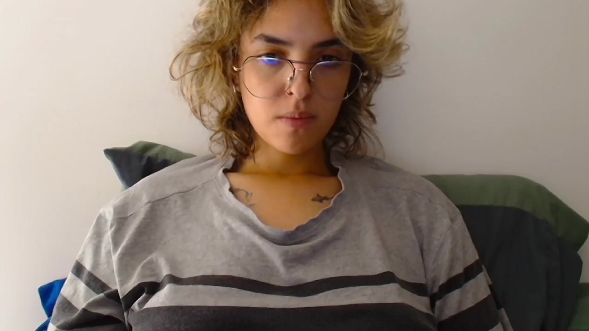 Gallery image thumbnail from RiversideCA's myfreecams stream on, 04/01/2024, 18:06 image 1 of 20