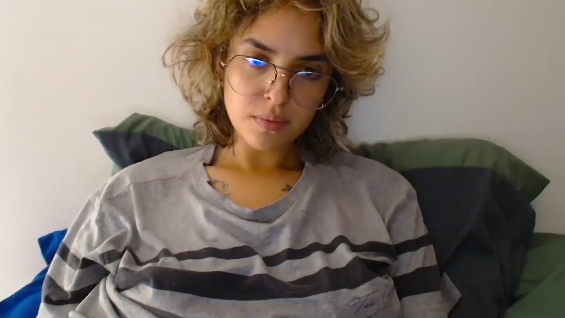 Gallery image thumbnail from RiversideCA's myfreecams stream on, 04/01/2024, 18:06 image 8 of 20
