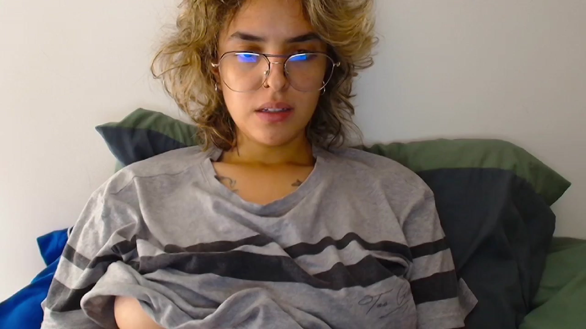 Gallery image thumbnail from RiversideCA's myfreecams stream on, 04/01/2024, 18:06 image 7 of 20