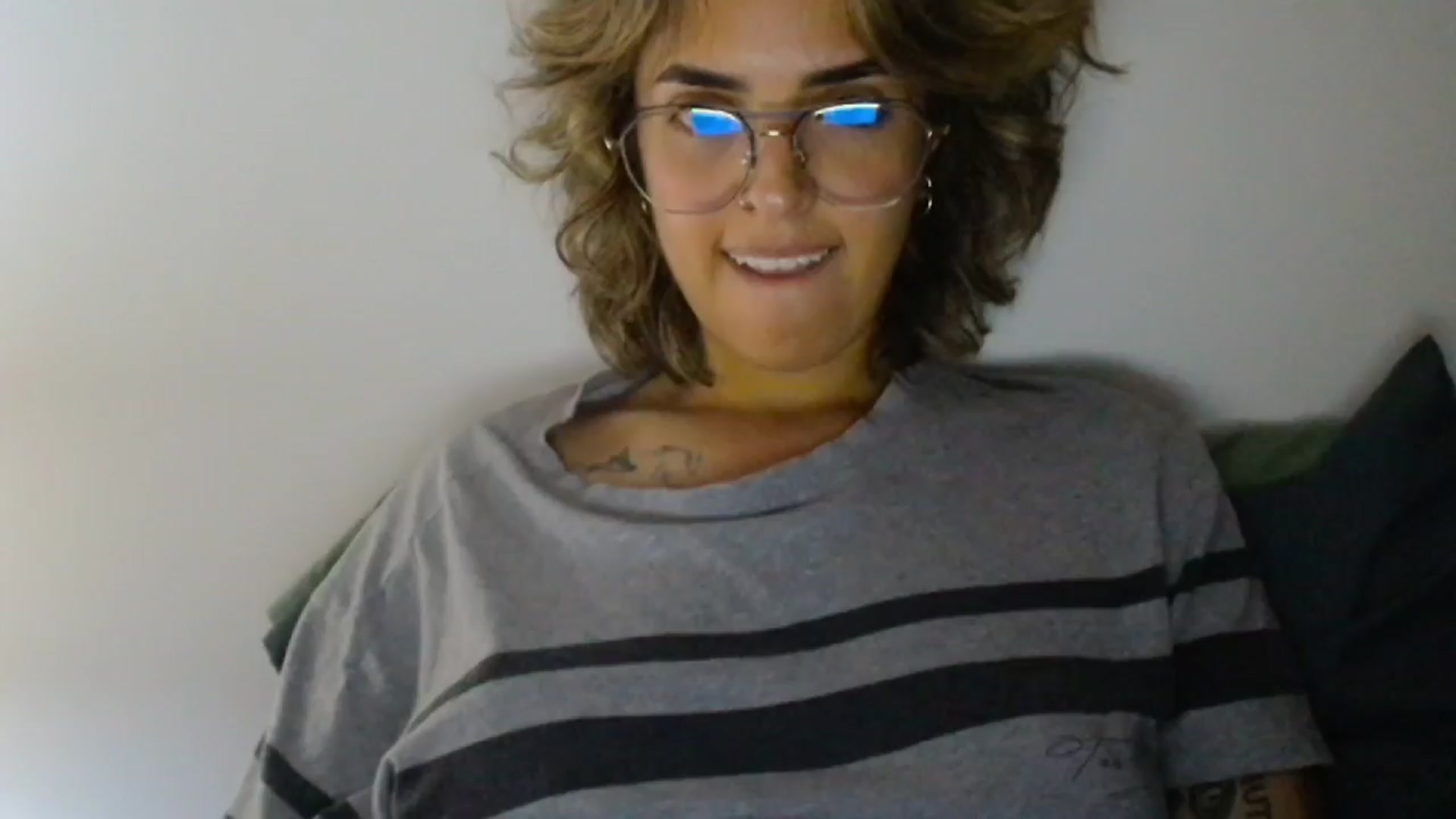Gallery image thumbnail from RiversideCA's myfreecams stream on, 04/03/2024, 05:14 image 17 of 20