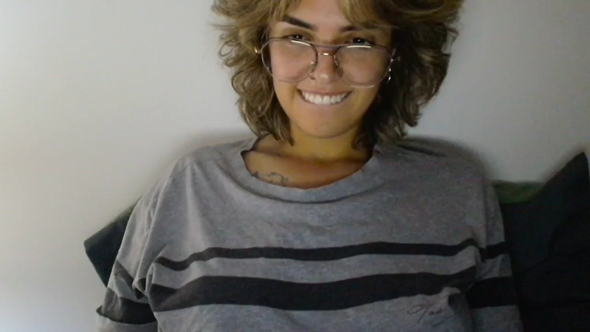 Gallery image thumbnail from RiversideCA's myfreecams stream on, 04/03/2024, 05:14 image 3 of 20