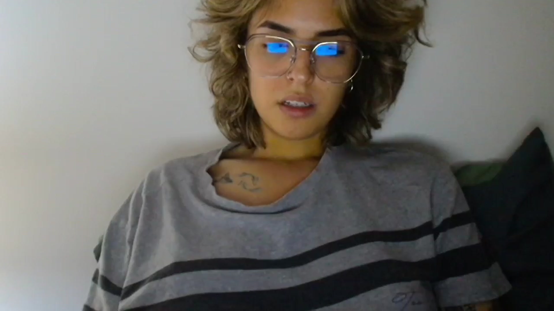 Gallery image thumbnail from RiversideCA's myfreecams stream on, 04/03/2024, 05:14 image 14 of 20