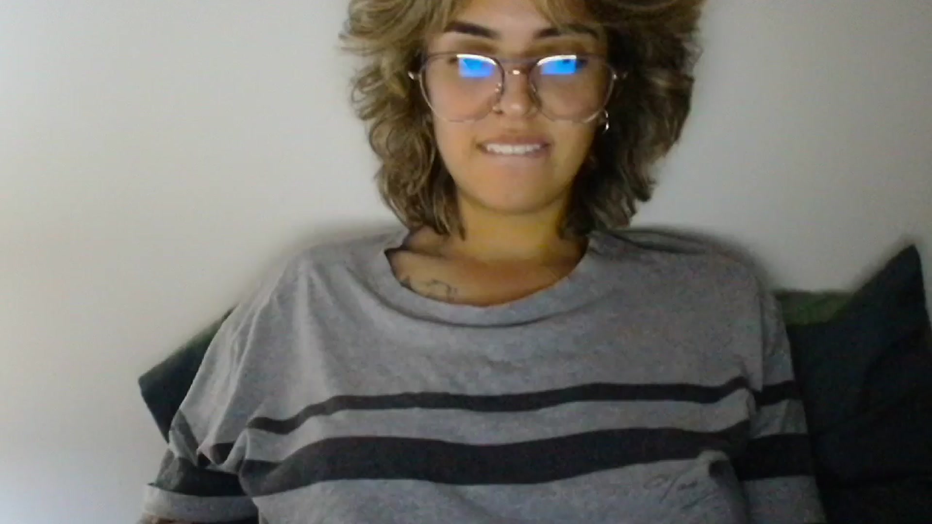 Gallery image thumbnail from RiversideCA's myfreecams stream on, 04/03/2024, 05:14 image 5 of 20