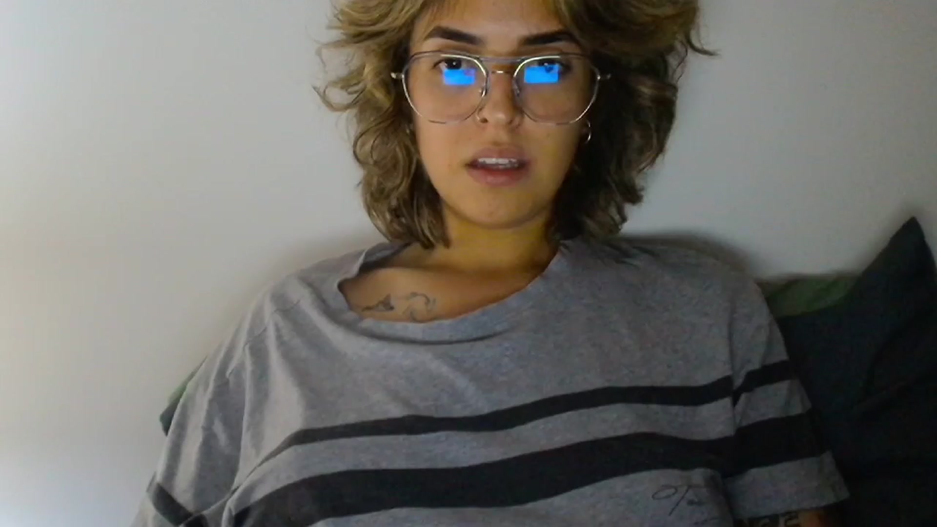 Gallery image thumbnail from RiversideCA's myfreecams stream on, 04/03/2024, 05:14 image 16 of 20