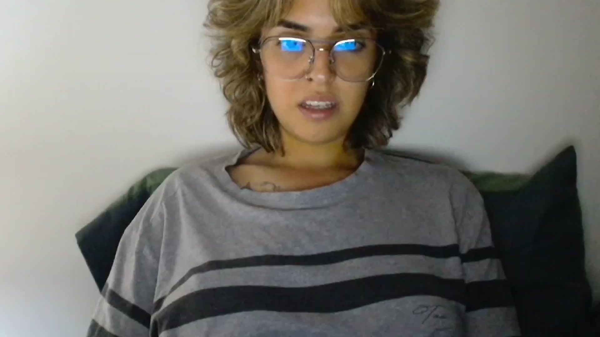 Gallery image thumbnail from RiversideCA's myfreecams stream on, 04/03/2024, 05:14 image 9 of 20